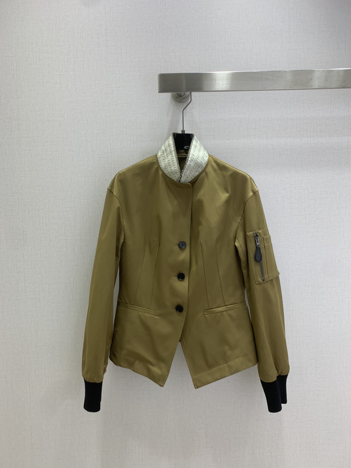 NO:563465,Highly recommended DIO*2025 new autumn and winter stand-up collar slim fit suit jacket, comfortable and versatile, order goods from trading companies!  Original product from single channel, easy to match, a rare one!  The quantity is limited, so be quick. Soft, delicate and super stylish. Two colors. SMLXL code. High quality AB, dior, jackets & coats, business suit, alexander wang19860909强烈推荐 DIO*2025秋冬新款 立领修身西装外套 舒适百搭 贸易公司订单货！原单渠道货 好搭配 不可多得的一款！数量有限要快 柔软细腻超有型 两个色 SMLXL码 高品质AB,,dior,jackets & coats,business suit,alexander wang,Women's clothing