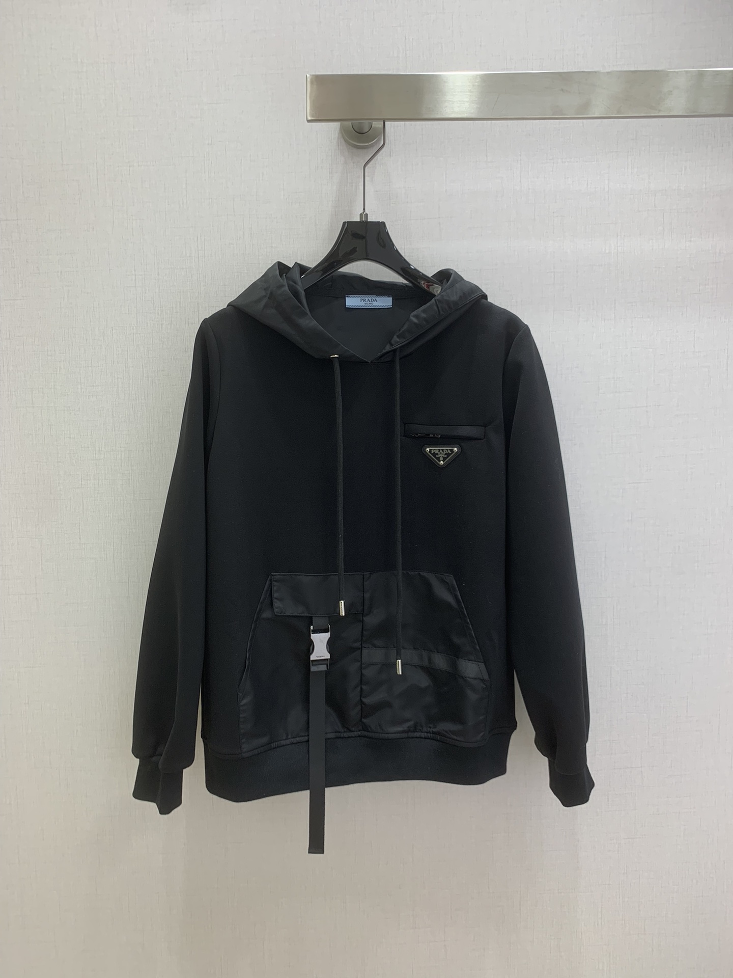 NO:709604,Highly recommended for the early spring of 26, the new hooded air layer sweatshirt is coming. Everyone can control the INS style lazy sweatshirt. It is fashionable and sporty. It meets the dual needs of comfort and fashion and can be integrated into every daily dressing scene. It is playful and age-reducing and full of vitality. Two colors SML code, high quality ABC, hoodie, sweatshirts, hats,19860909强烈推荐 26早春新款 连帽空气层卫衣 爆款来袭 人人都能驾驭INS风懒人卫衣 时髦运动风,贴合舒适与时髦的双需求能融入每个日常的穿搭场景中.俏皮减龄充满元气. 两个色 SML码 高品质ABC,,hoodie,sweatshirts,hats,,Women's clothing