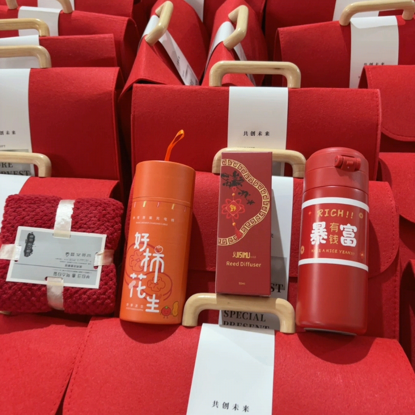 红色公文包开门红实拍
