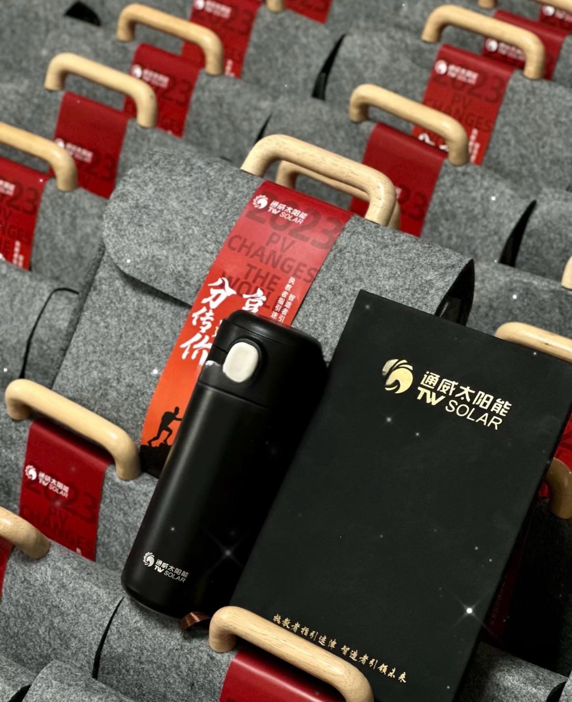📷客订小预算灰色手提毛毡包套装 实拍