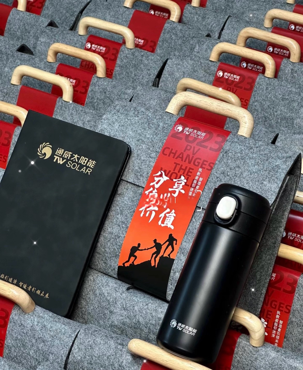 📷客订小预算灰色手提毛毡包套装 实拍