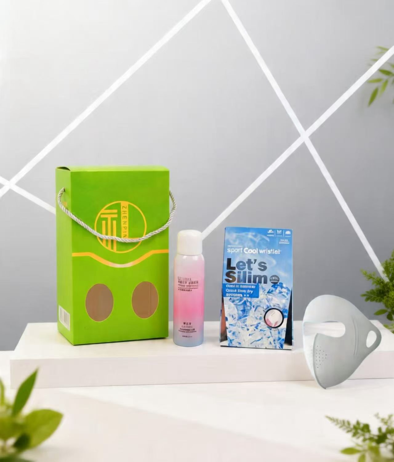 防晒到位，美丽加倍！这个夏天，和清凉怡夏礼盒一起，尽情拥抱阳光吧！🌞💦