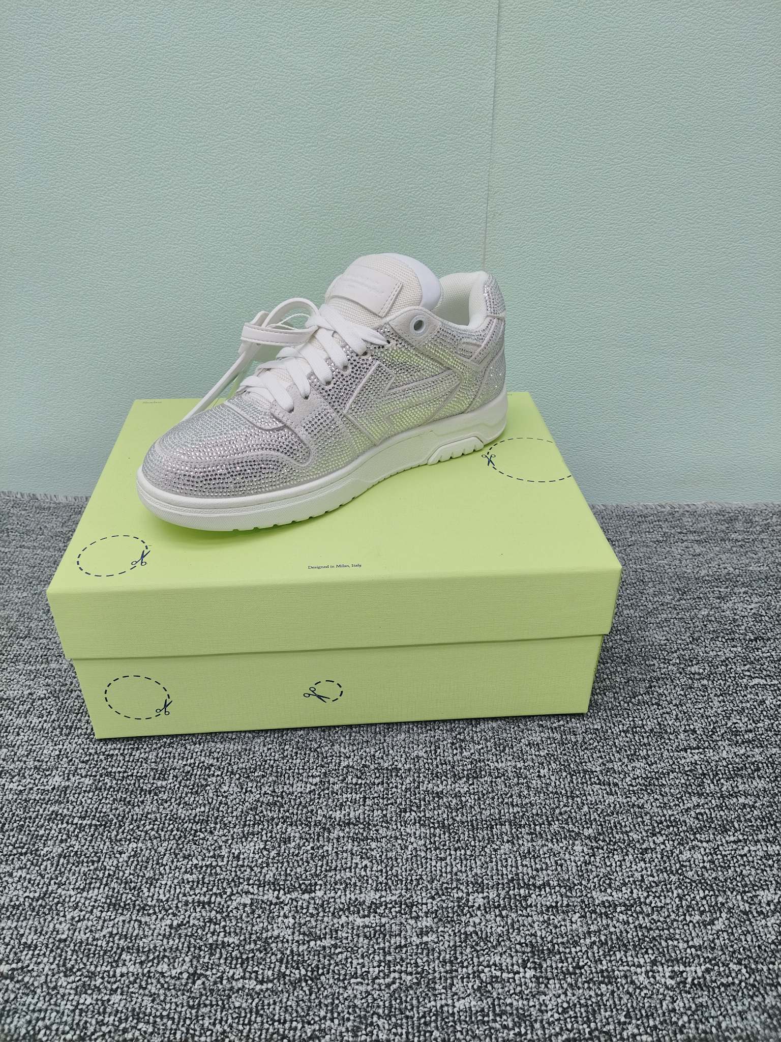 NO:562323,OFF WHITE.. Women's size 35-40. Men's size, 40---46, casual shoes/sports shoes, off white, sneakers19860909OFF WHITE..女款35-40码.男款,40---46码,休闲鞋/运动鞋,off white,sneakers,Women's Shoes