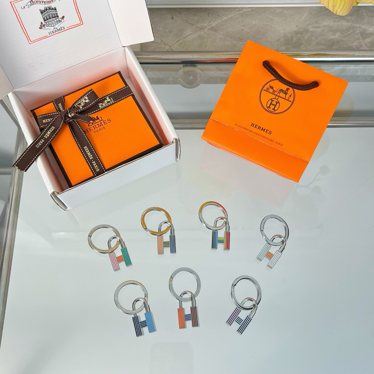 Hermès Cadenas Quizz Rainbow Keyring: Unique Metal Lock for Bag – £460 - 图片 2
