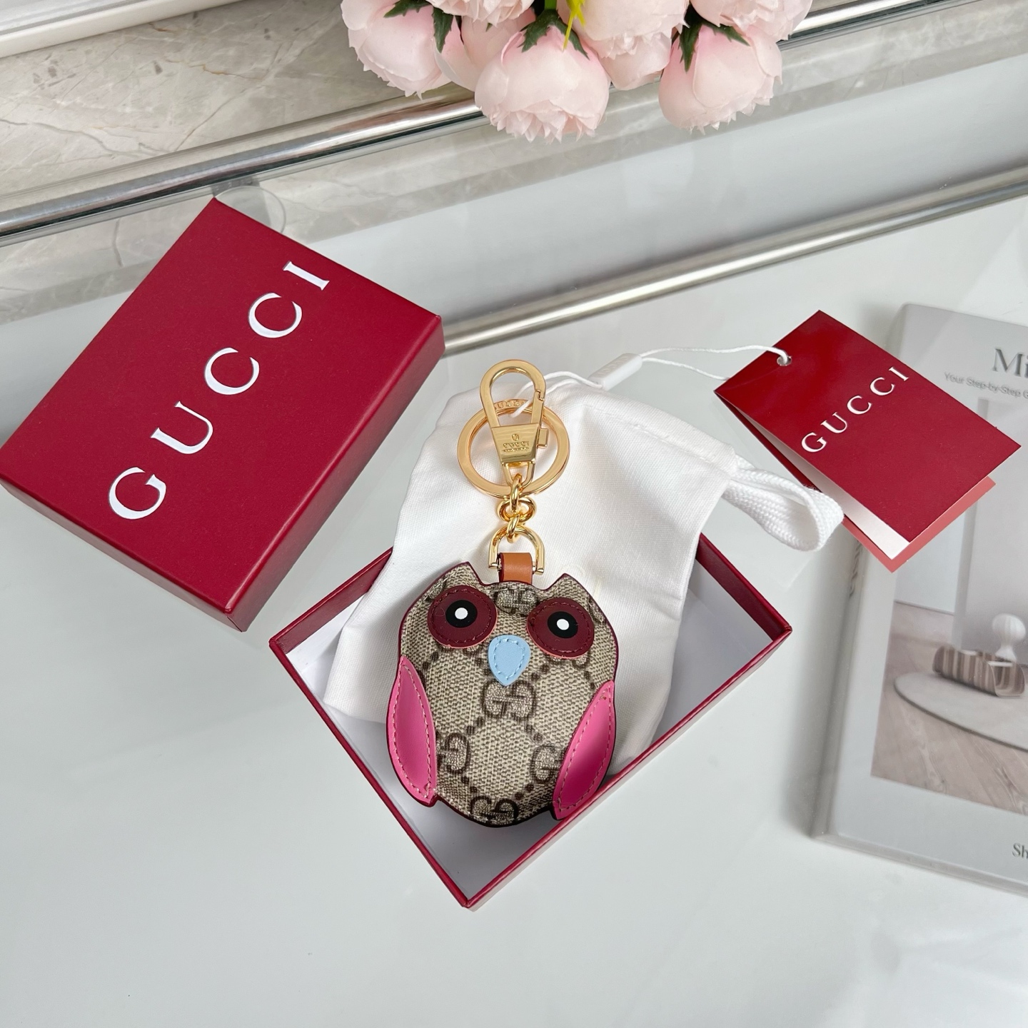 NO:617102,New arrivals Gucci Owl keychain pendant. Playful and cute handbag pendant with owl shape design. Delivery as shown in full package,,gucci,gucci,keychain19860909新品上新 Gucci 古驰 猫头鹰钥匙扣 挂件挂饰 俏皮可爱的手袋挂饰采用猫头鹰造型设计 配送如图全套包装,,gucci,gucci,keychain,accessory