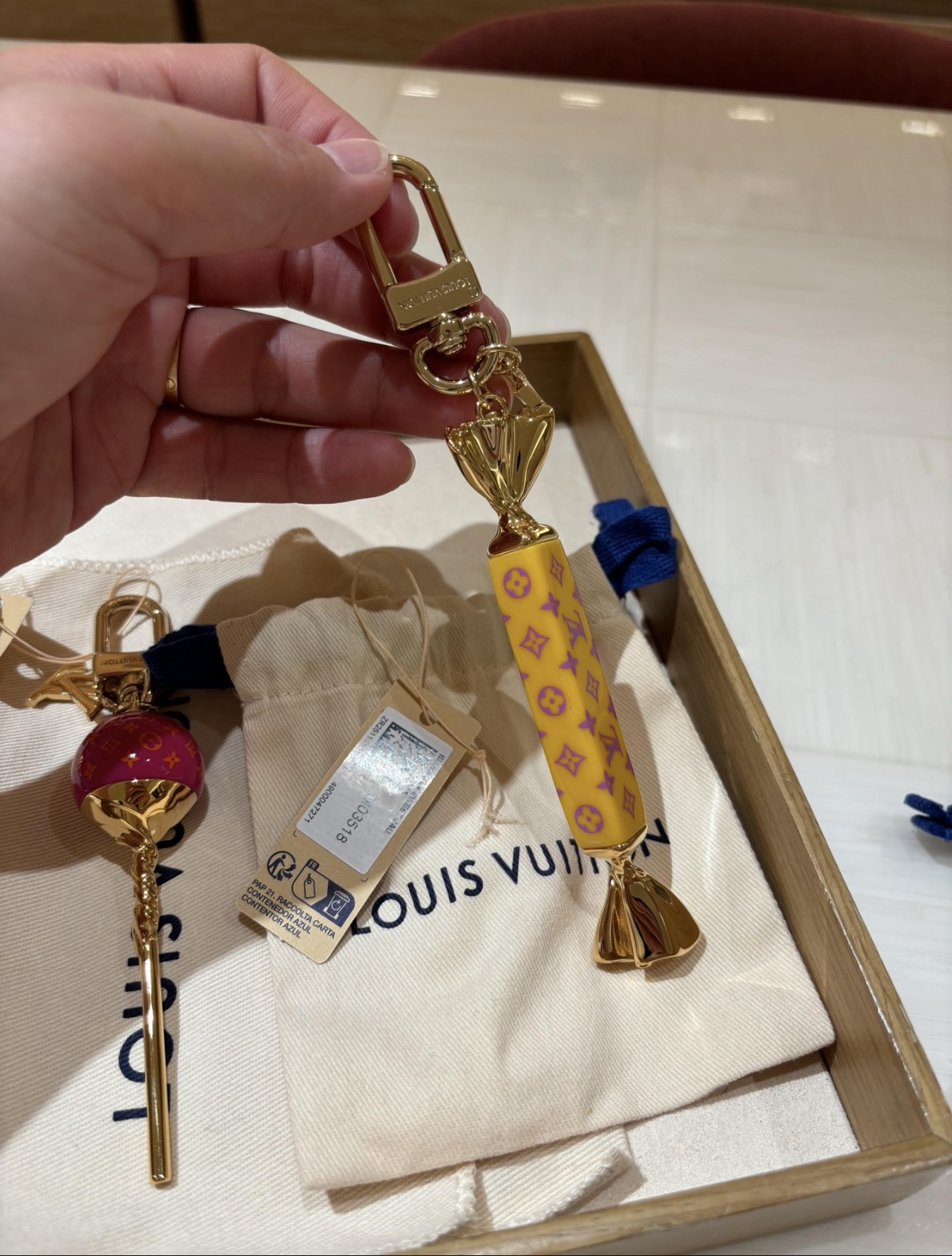 루이비통 키링 124535 Louis Vuitton Accessories 썸네일 이미지