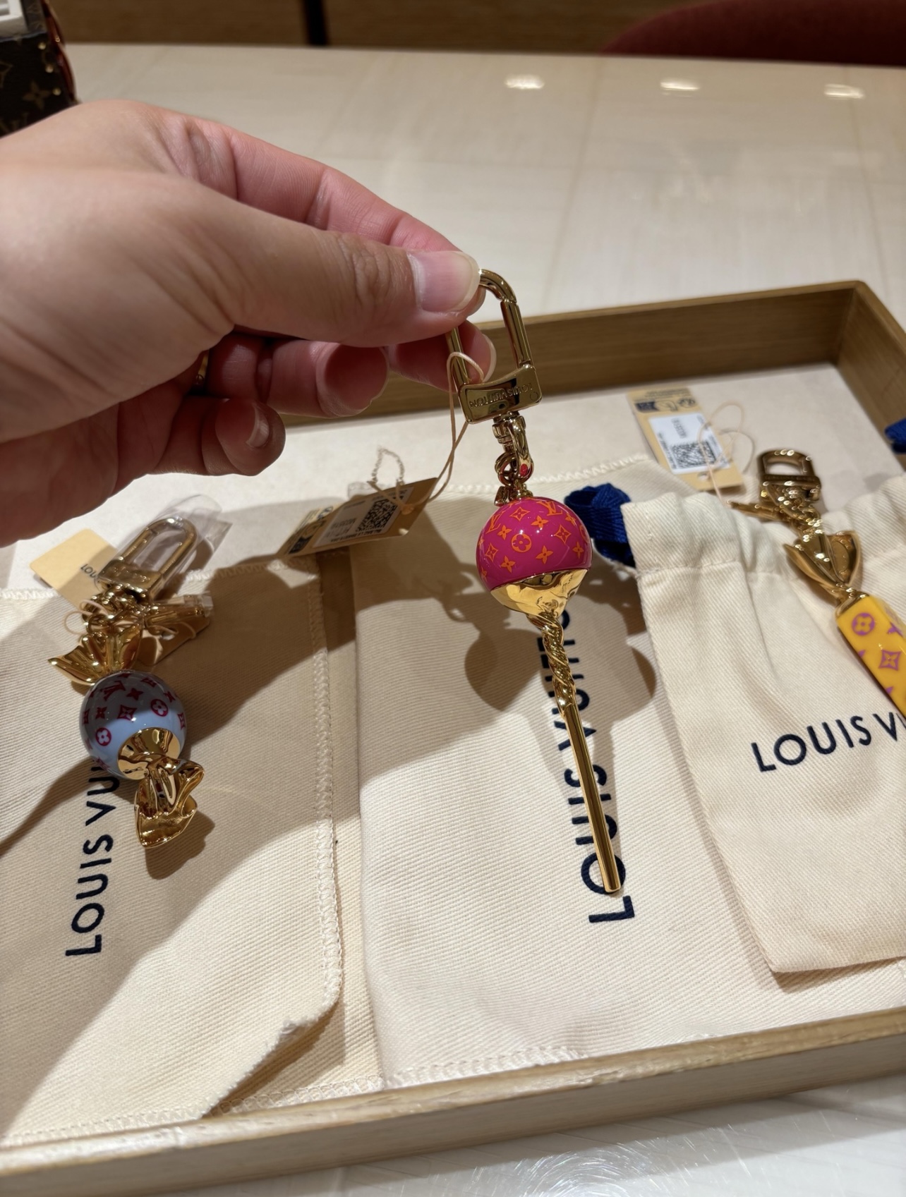 루이비통 키링 124535 Louis Vuitton Accessories 썸네일 이미지
