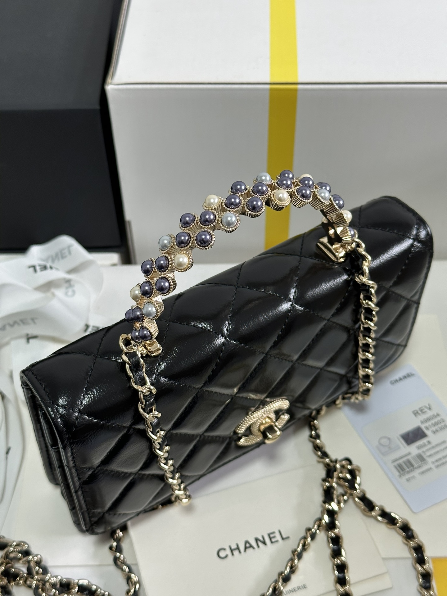 Real photo matching counter Chanel 24P pearl handheld Woc