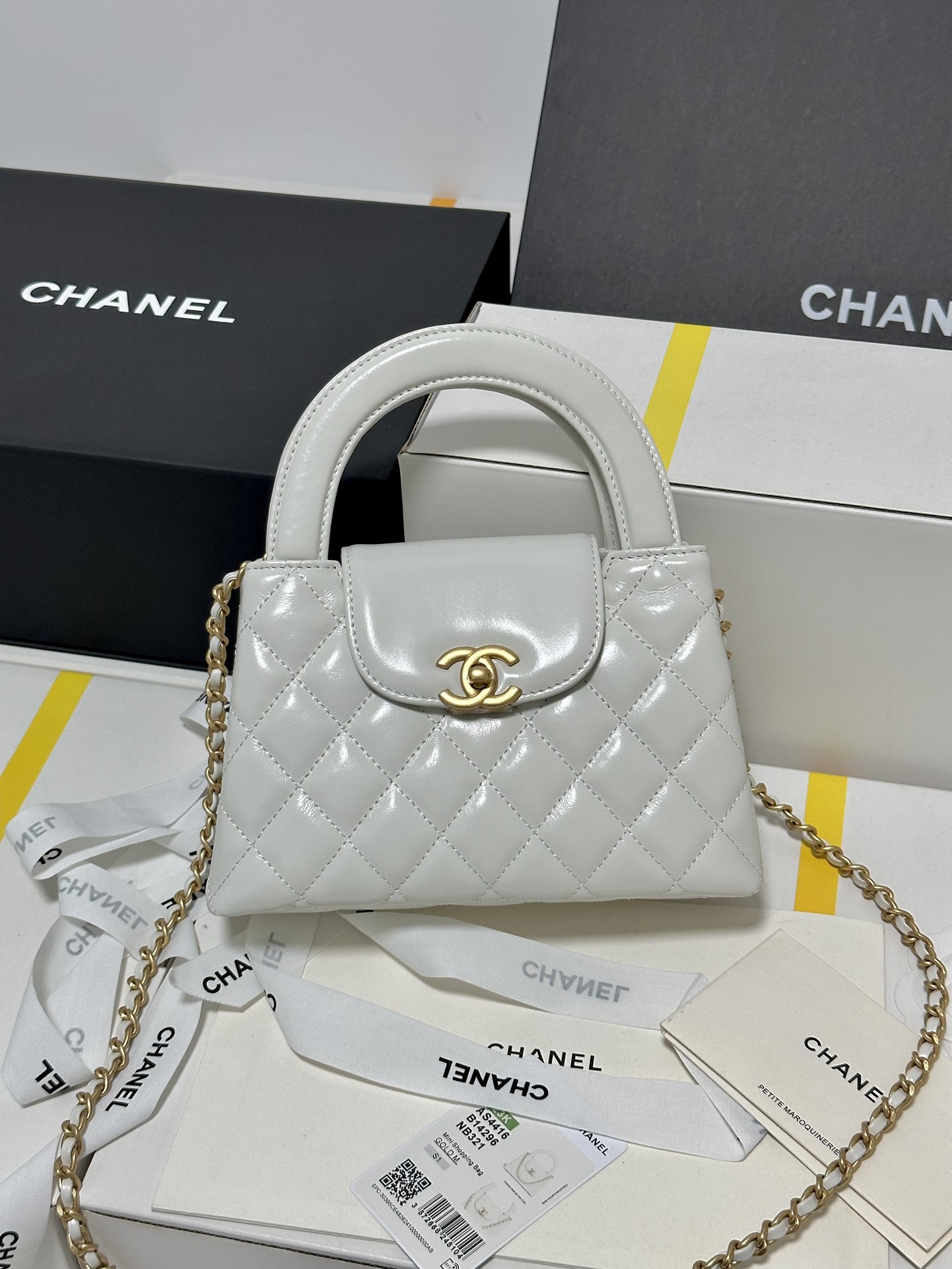 Chanel Bolsos cruzados y bandoleras Oro retro Piel de vaca Cuero Colección otoño – invierno Vintage Cadena