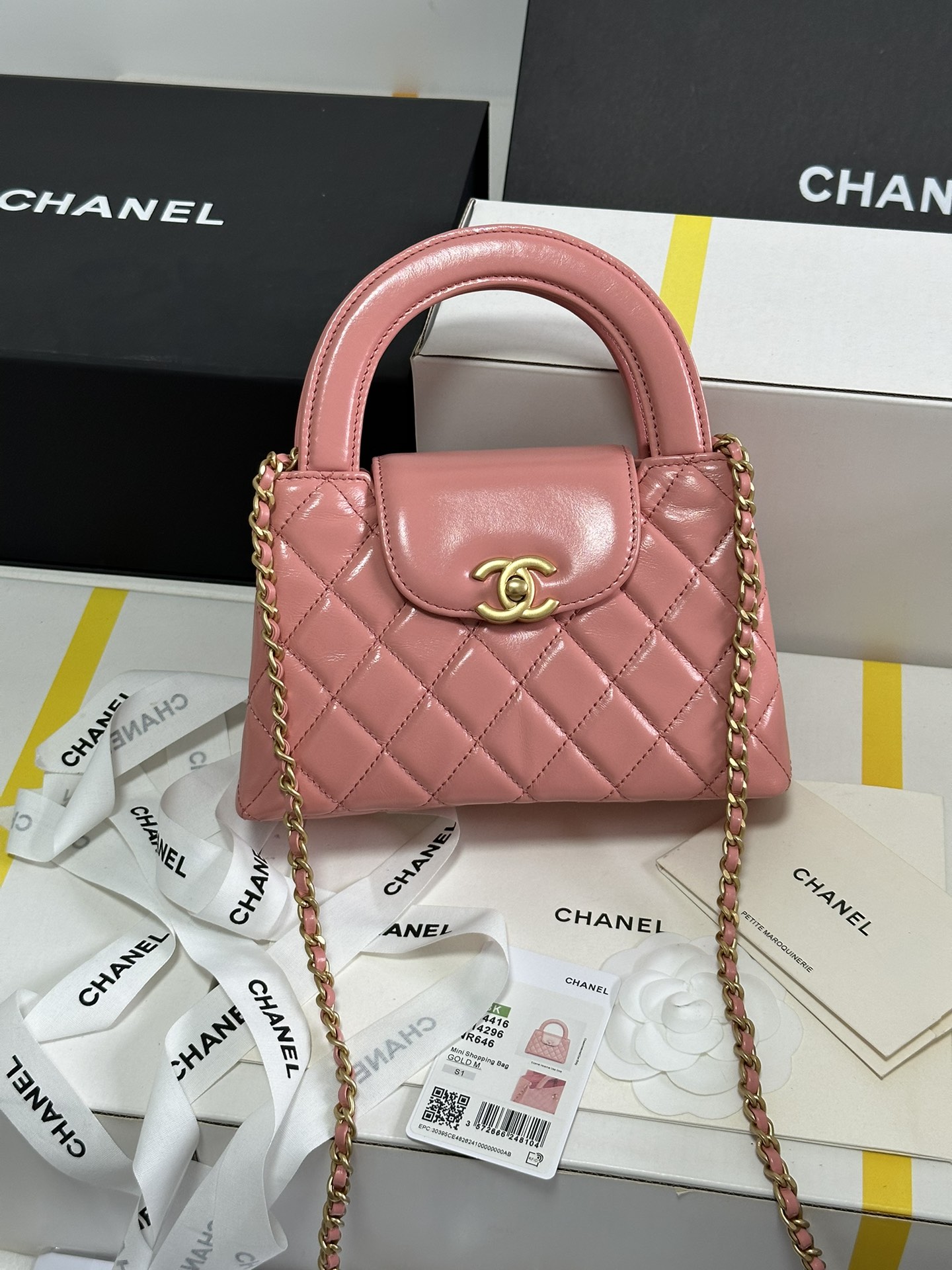 Chanel Bolsos cruzados y bandoleras Oro retro Piel de vaca Cuero Colección otoño – invierno Vintage Cadena