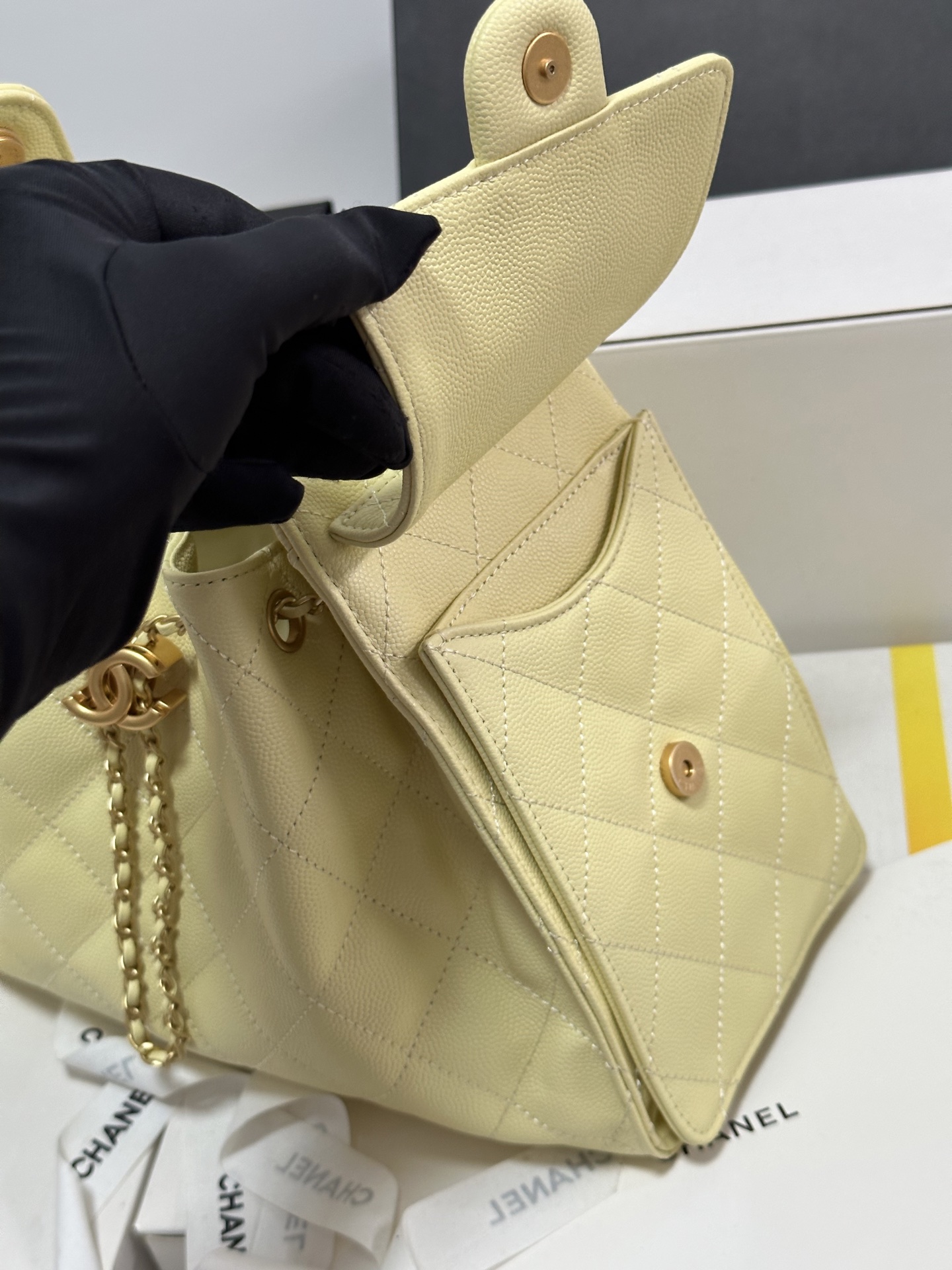 Chanel 25C Hobo Bag, Leather Shoulder Bag with Chain Accent, Yellow 8 i1751957383578 6688 0 6