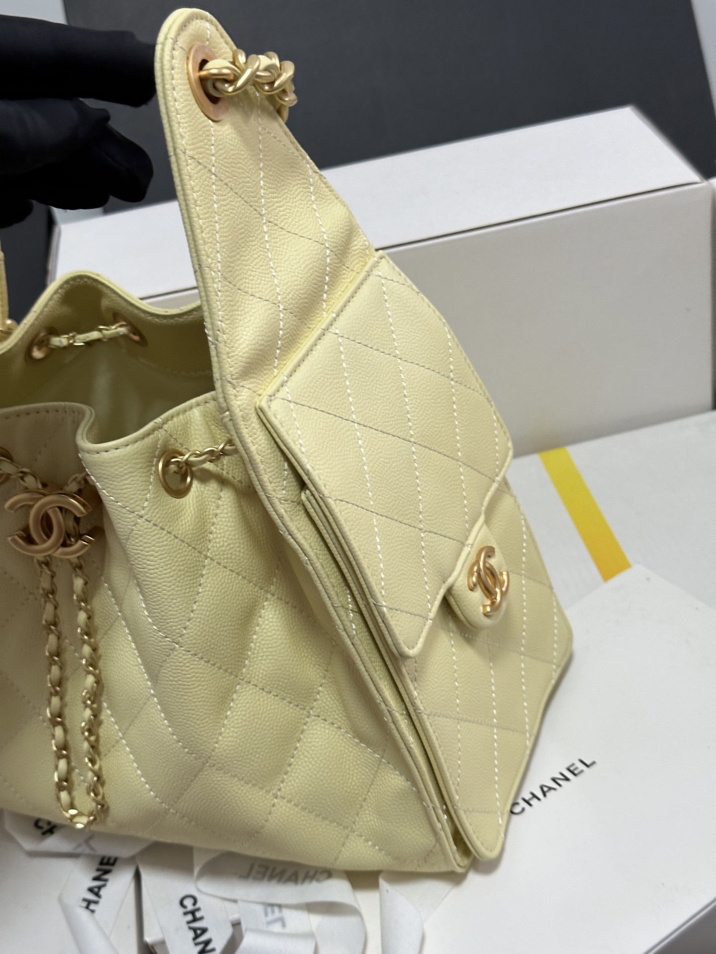 Chanel 25C Hobo Bag, Leather Shoulder Bag with Chain Accent, Yellow 6 i1751957385559 8110 0 4