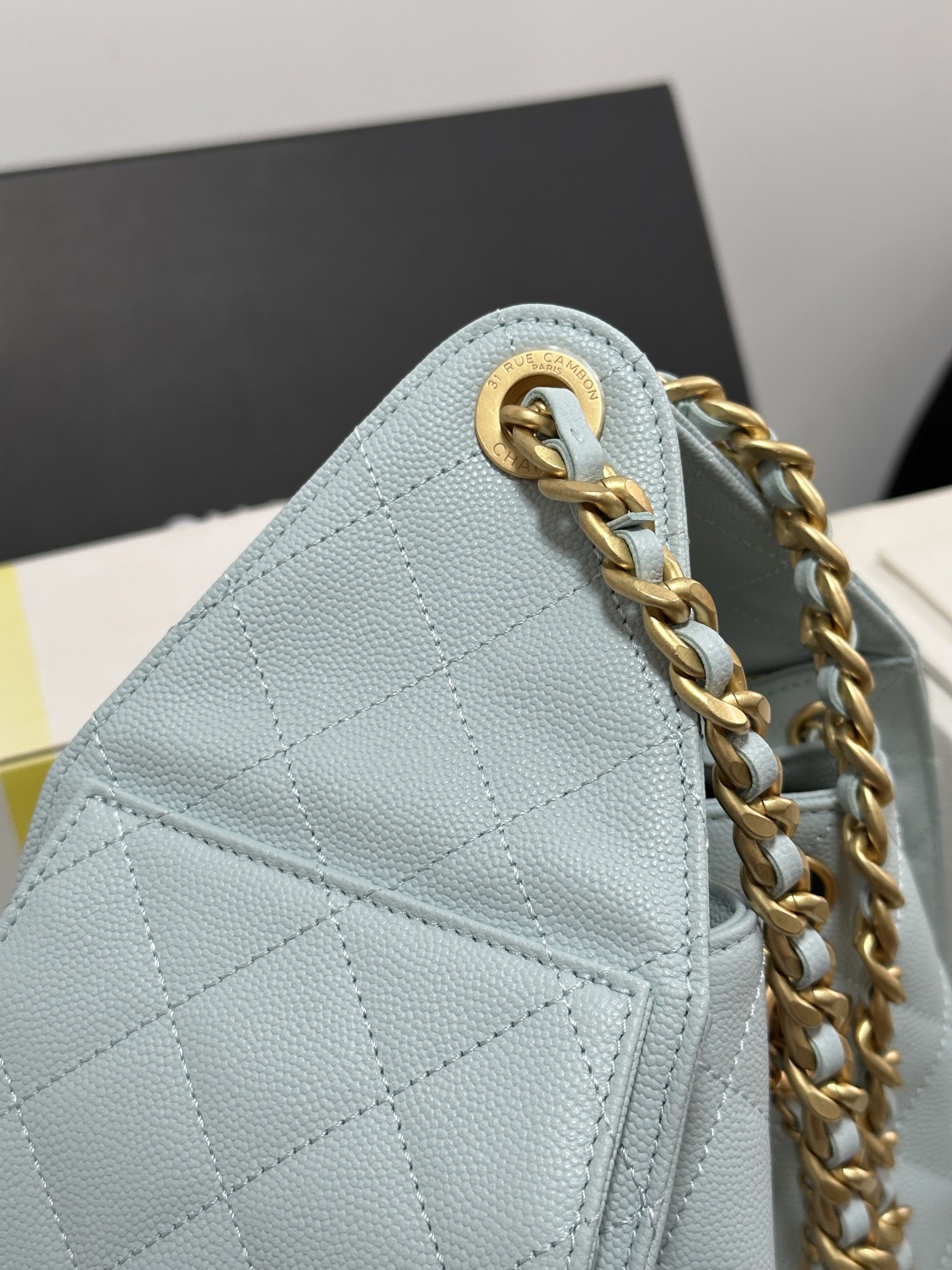Chanel 25C Spring Hobo Bag, Leather Shoulder Bag with Gold-Tone Hardware 5 i1751993642889 4272 0 3