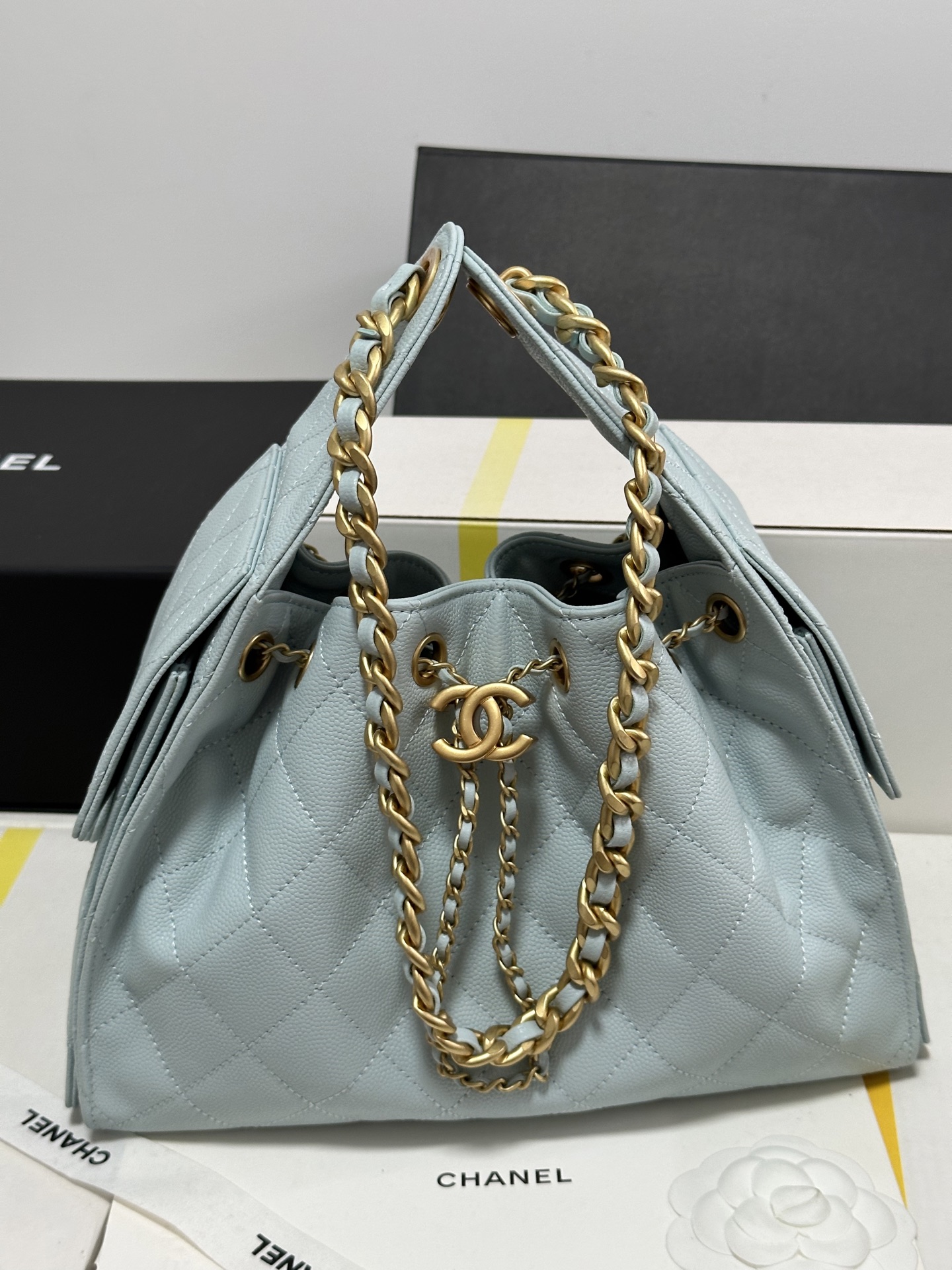 Chanel 25C Spring Hobo Bag, Leather Shoulder Bag with Gold-Tone Hardware 2 i1751993644645 5910 0 0