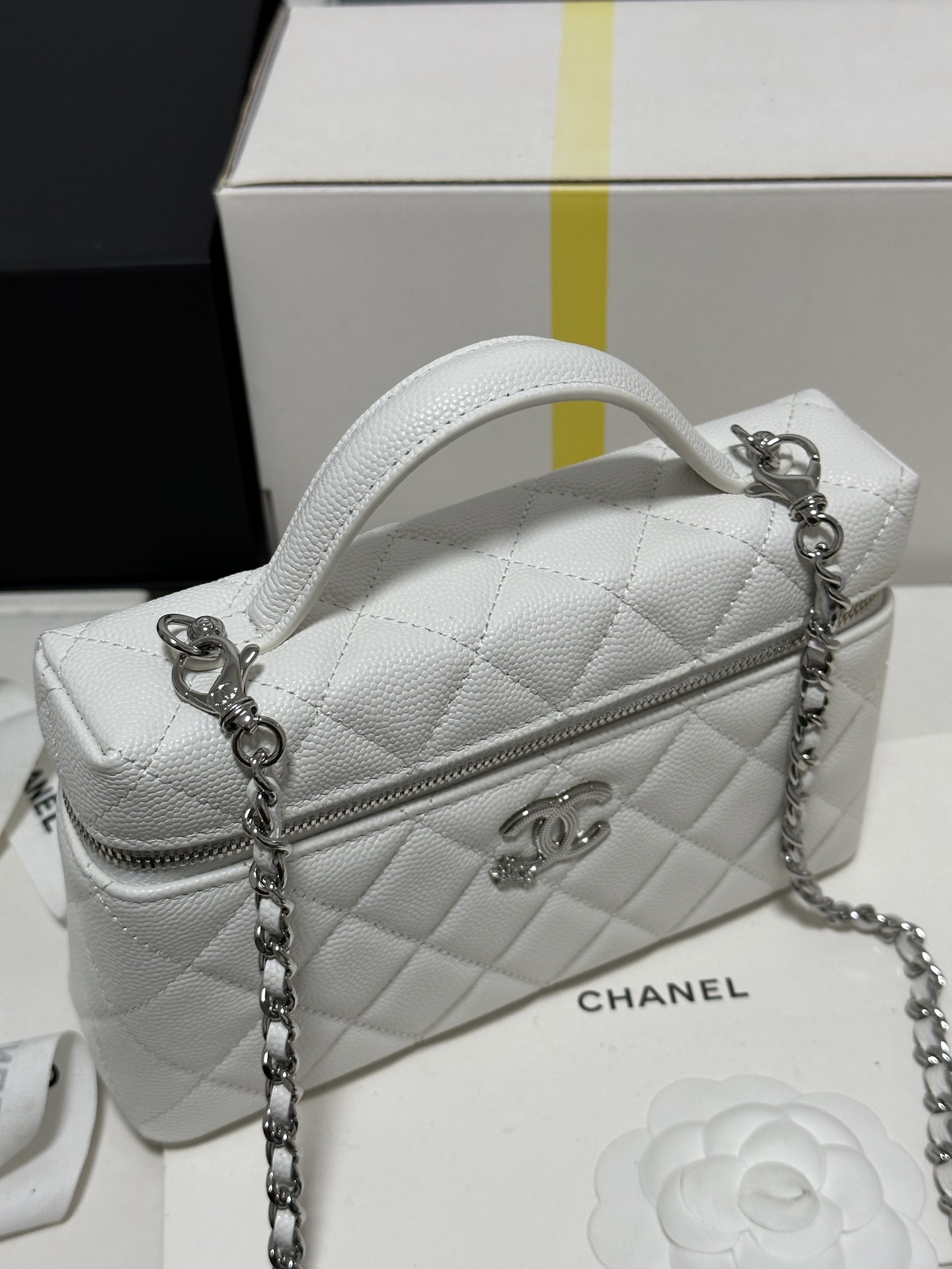 Chanel 25B LP Star Hardware Vanity Bag, White Grained Calfskin Leather 3 i1754582610704 6565 0 1