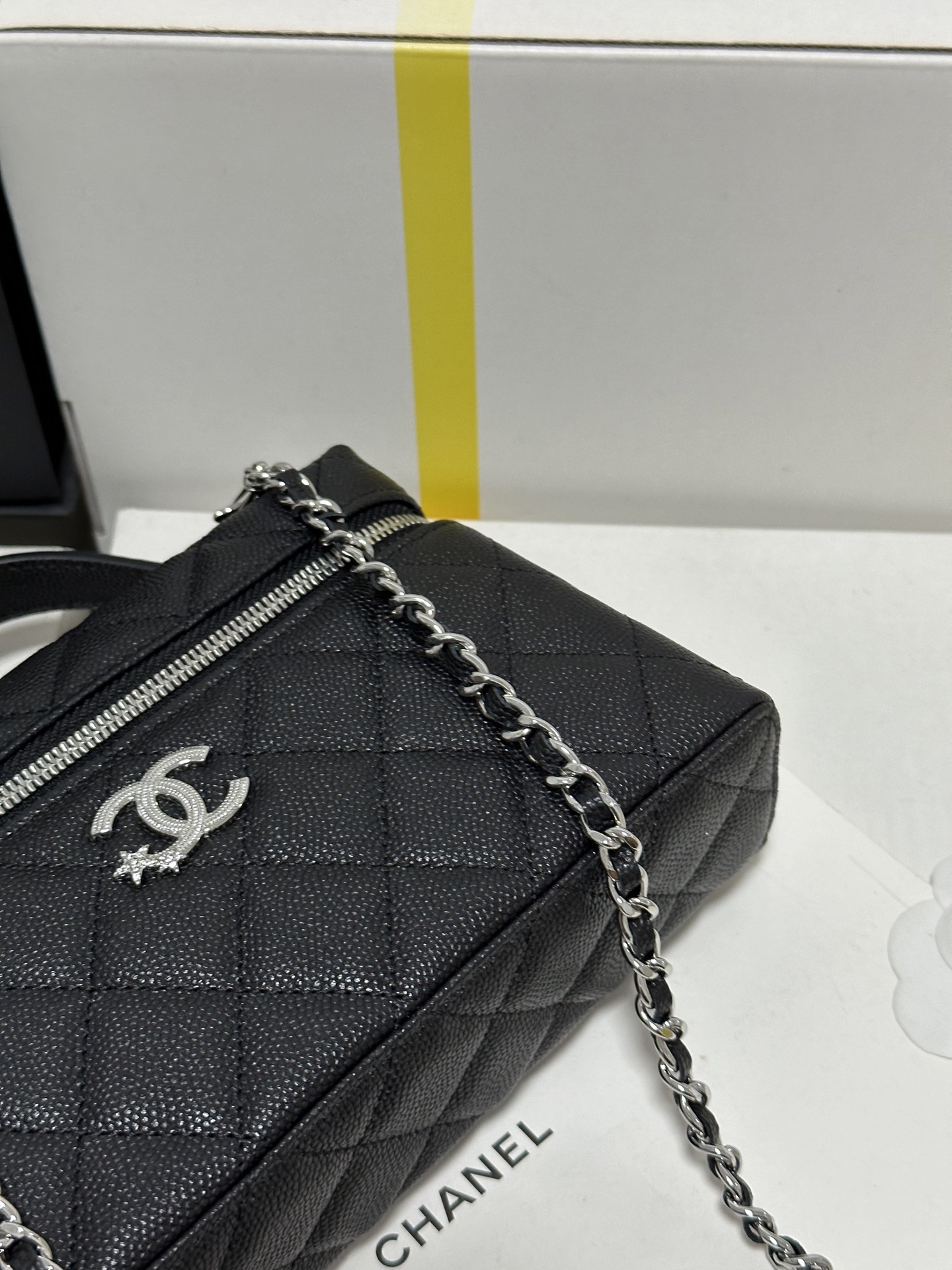 Chanel 25B LP Starry Quilted Vanity Case Bag, 19.5 x 17 x 5 cm 6 i1754583378848 1169 0 7