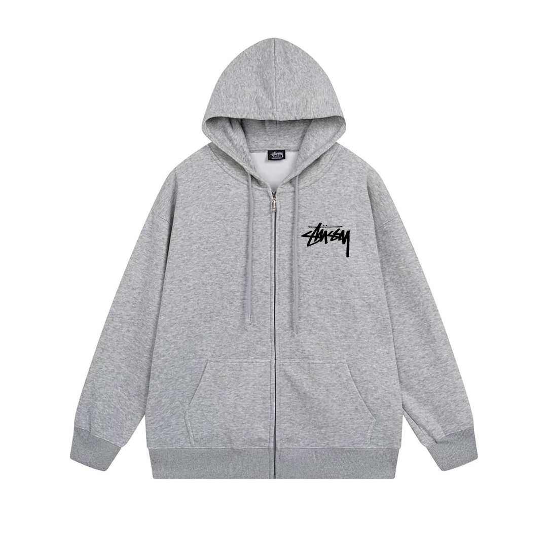 Stussy SS23 Chain-Printed Caps and Jackets with Luxurious Fur and Velvet Accents. - 图片 4
