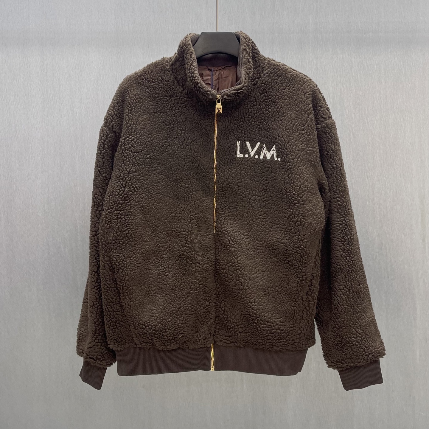 P245 🧧LU Chaqueta tipo túnica de ante con cremallera Talla: S-XL Esta cómoda chaqueta tipo túnica de ante es una prend…