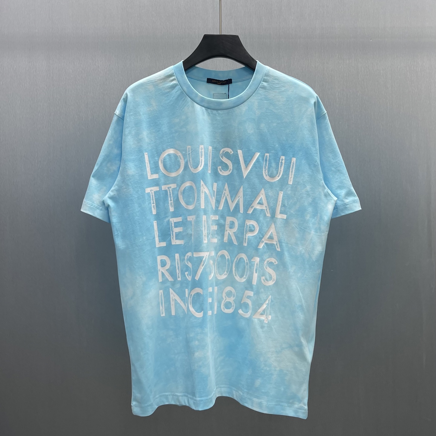 P105 🧧LU Camiseta con estampado tie-dye Talla: S-XL Esta camiseta informal de algodón se presenta en colores brillante…