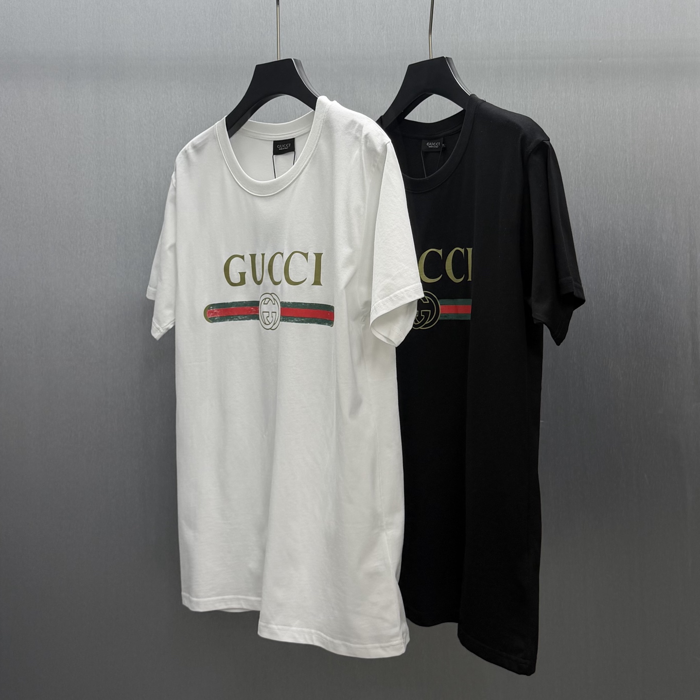 Gucci 隆重推出2026春夏系列 这款款式灵感源自LaFamiglia的”书呆子”风格
