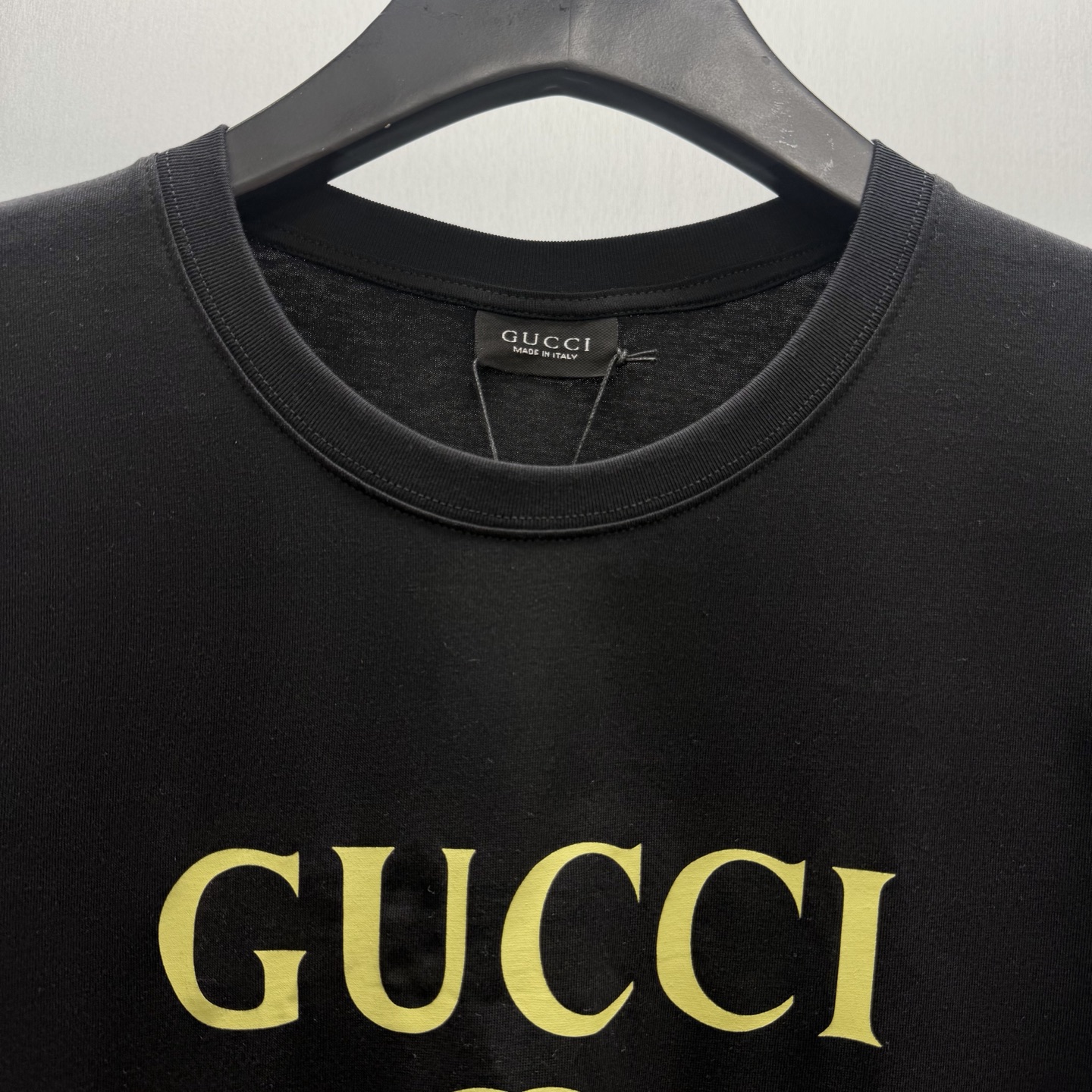 Gucci 隆重推出2026春夏系列 这款款式灵感源自LaFamiglia的”书呆子”风格
