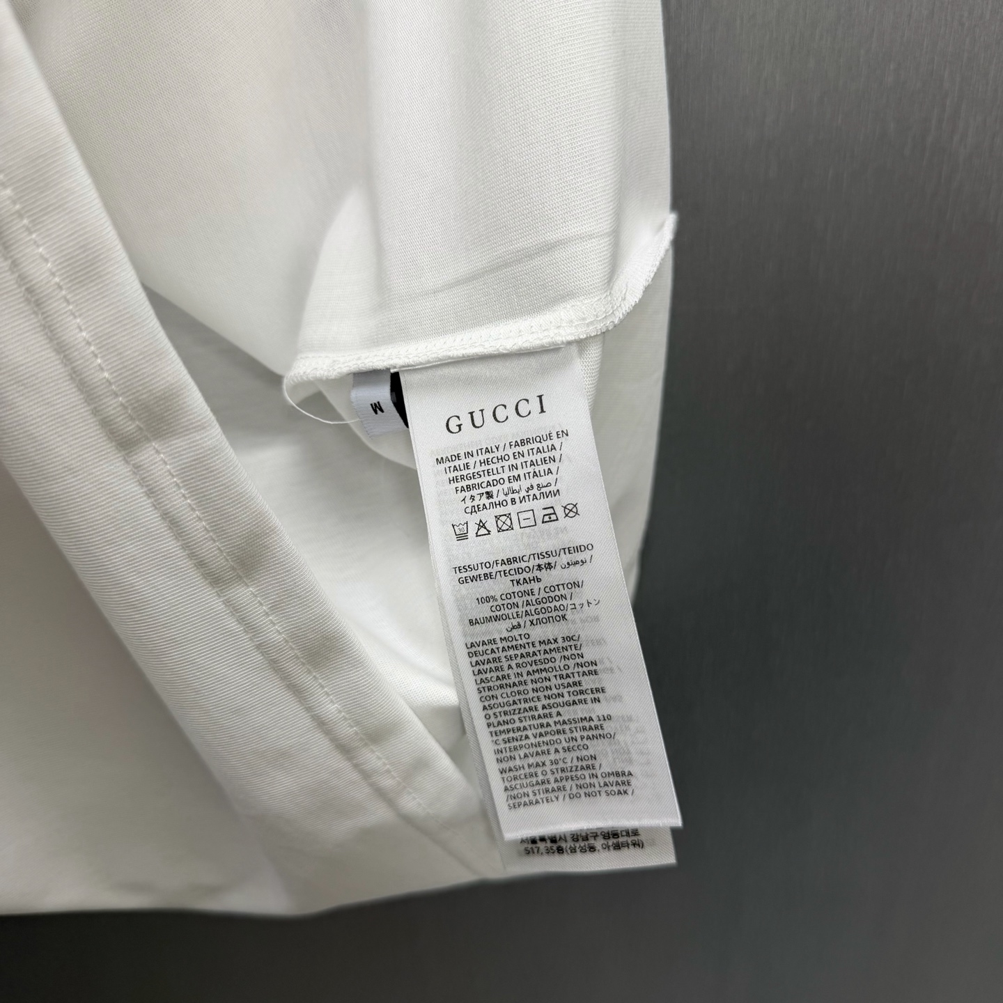 Gucci 典藏标识"Gucci Firenze Since 1921"经由不同工艺焕新演绎