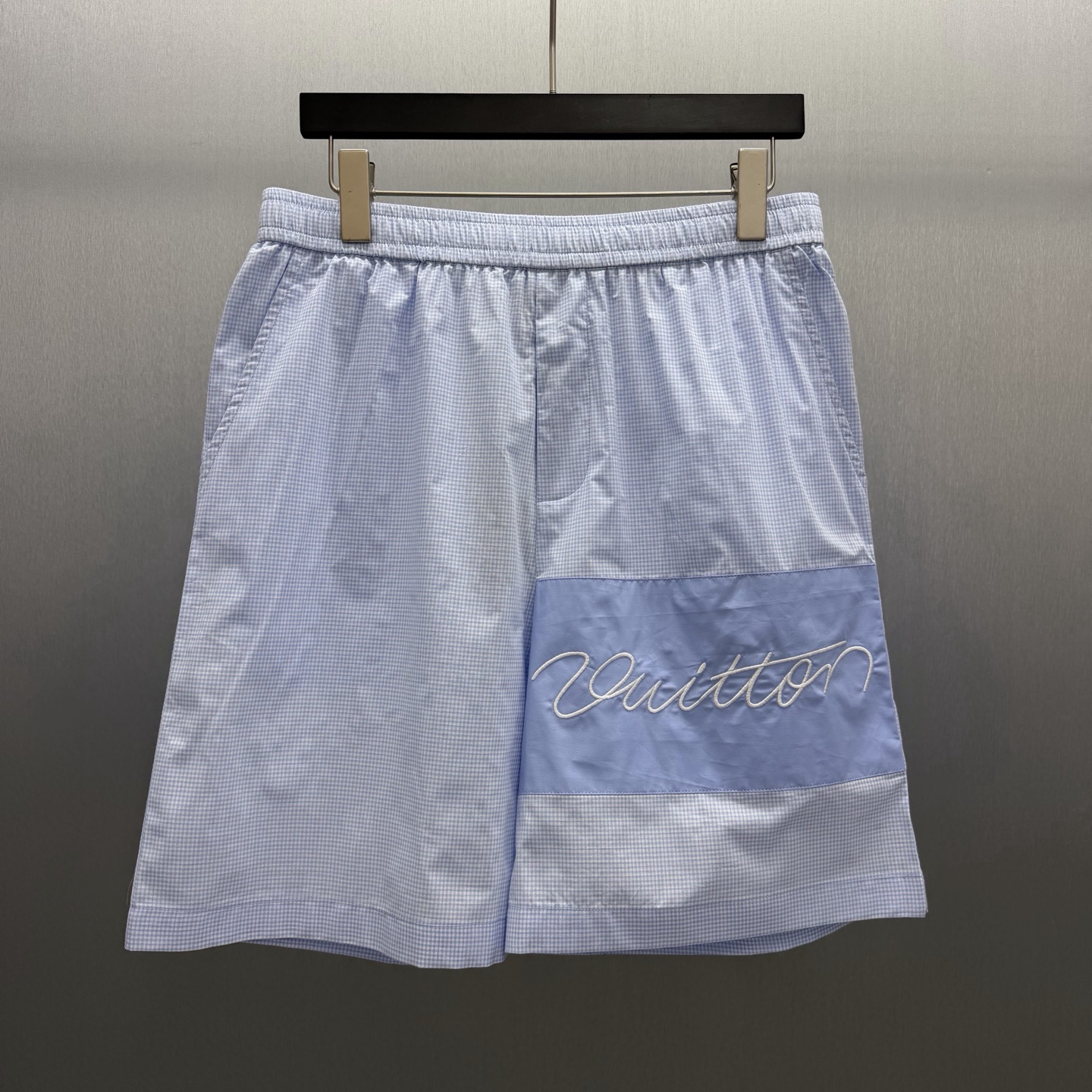 P170 🧧LU pantalones cortos con bordado de firma 3D. Tallas: S-XL. Estos pantalones cortos continúan la base de cuadros…