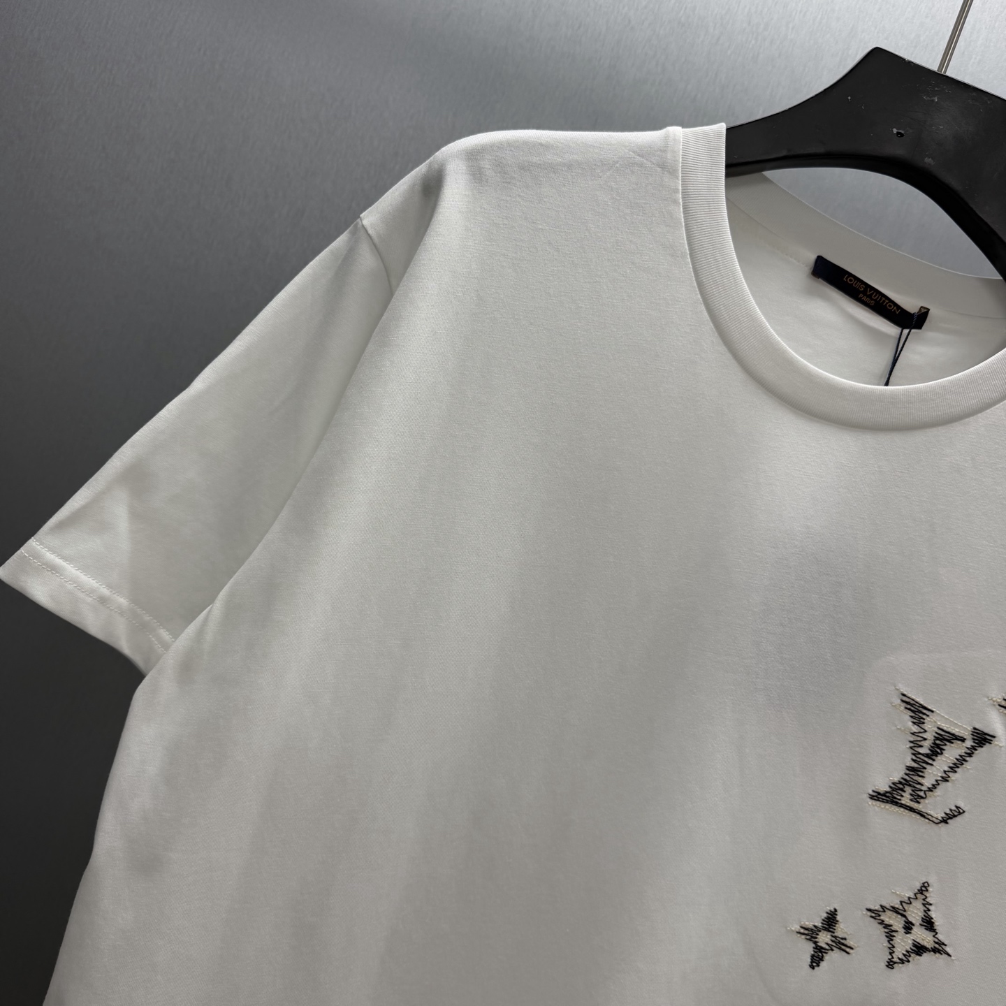 Louis Vuitton LU 双色线刺绣短袖