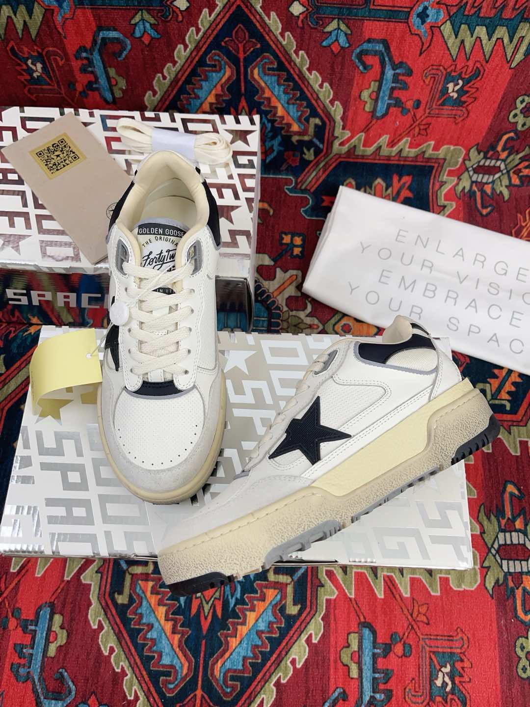 NO:234946,GGDB Stace Star Niche Trendy Brand 25ss New FORTY2 Casual Sports Shoes Breaking the Traditional Aesthetics Small dirty shoes have been a demonstration of celebrity private servers. It's so versatile. The ugly little dirty shoes are swept up from the new year~ It's really super hot. Absolute highlights. Uppers, imported cowhide, inner cowhide, original combination sole, size 35-40, casual shoes/sports shoes, sneakers, cowhide19860909GGDB Stace Star 小众潮牌 25ss新款 FORTY2 休闲运动鞋  打破传统审美 小脏鞋做到了明星私服上脚示范 就是这么百搭 丑荫的小脏鞋今年从新席卷而来～真的超级火爆 绝对亮点哦 鞋面 进口牛皮 内里 牛皮 大底 原版组合大底 码数35-40,休闲鞋/运动鞋,sneakers,cowhide,Women's Shoes