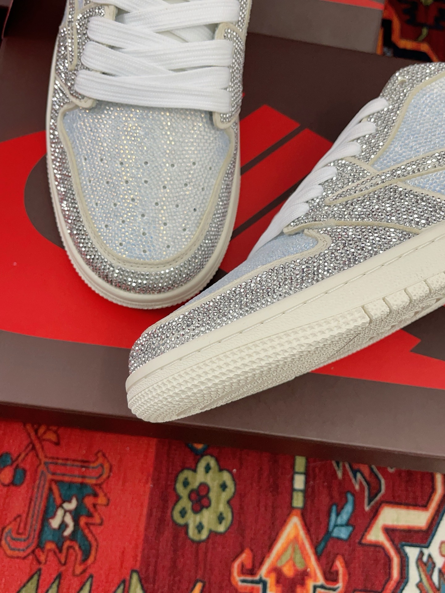 エア ジョーダン 低トップ690 特徴 独特なデザイン 牛革