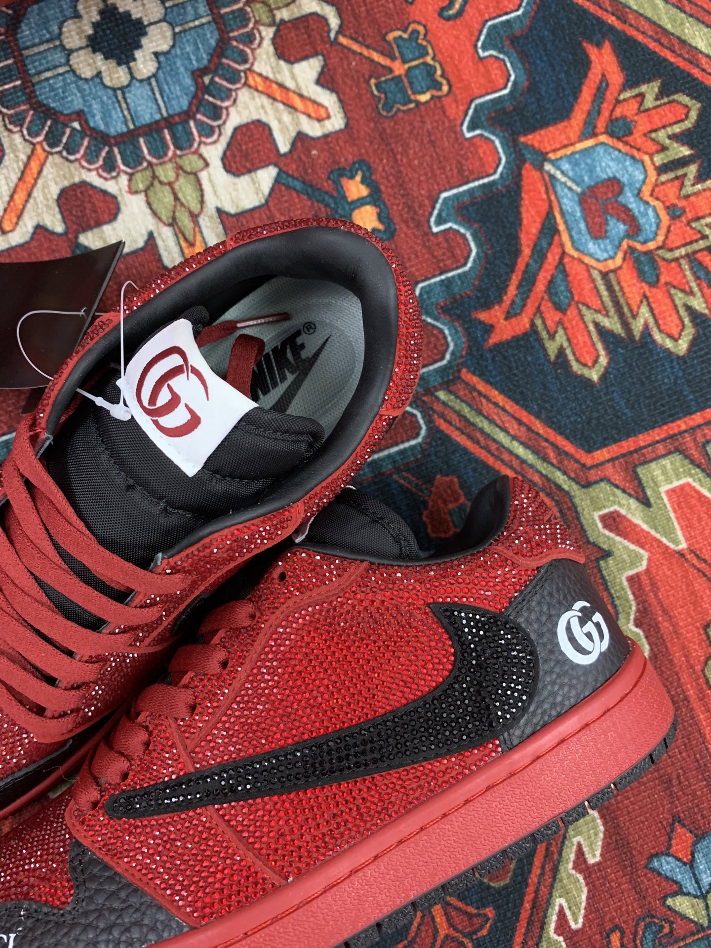 GUCCIとNIKEのコラボ カップル向け スニーカー 牛革