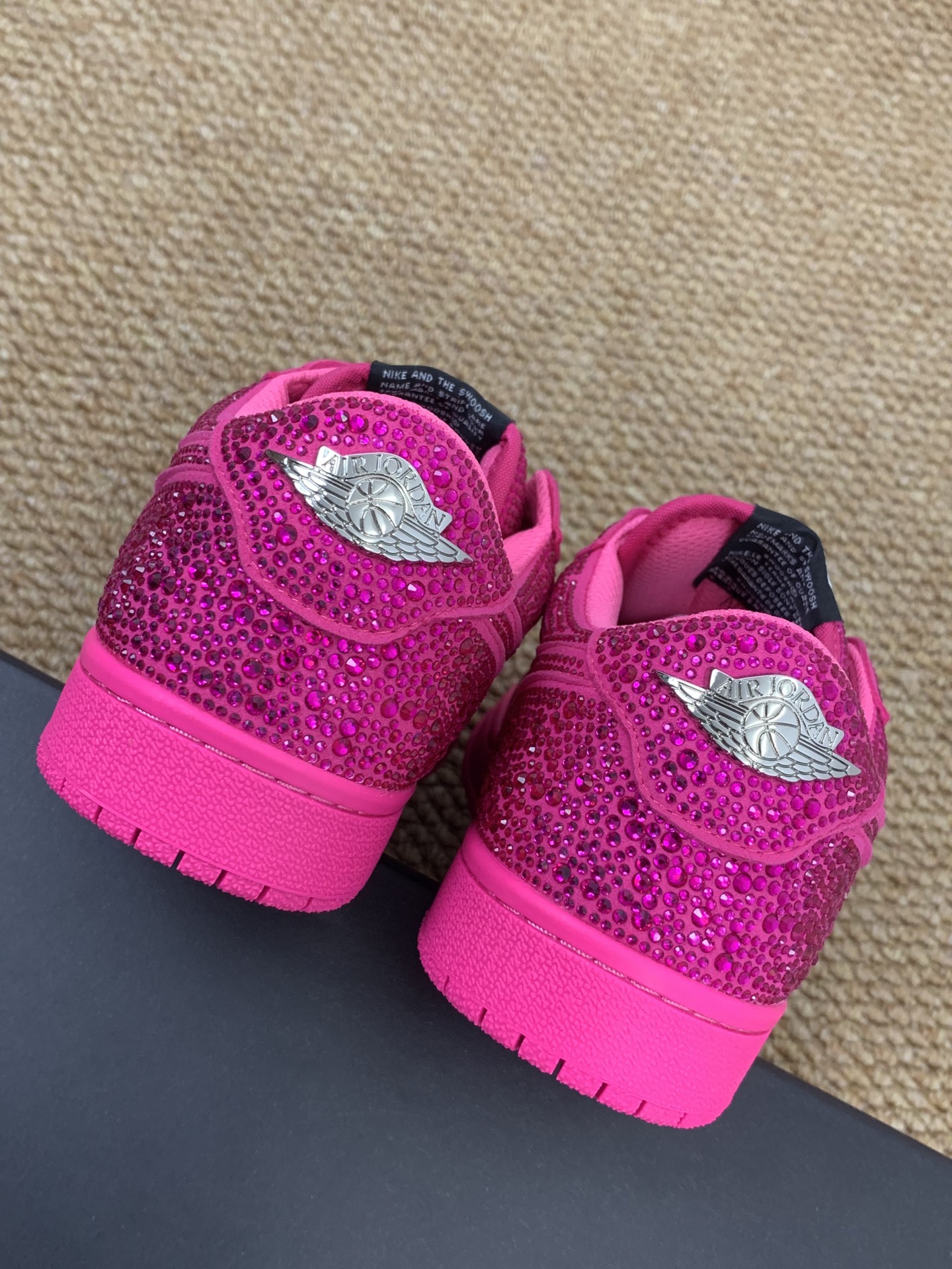 独占 ブランド 低干690 カップル ダイヤモンド シューズ