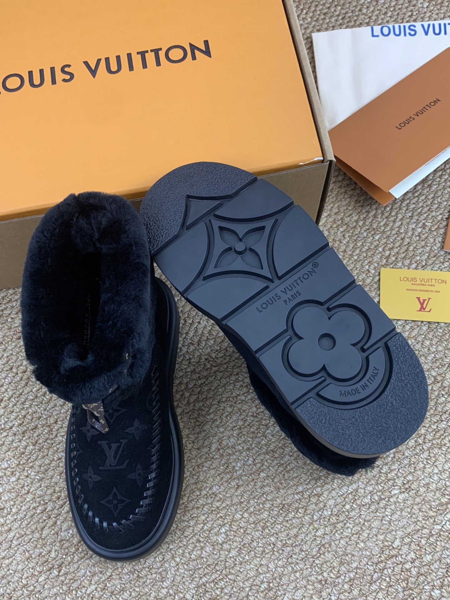 Louis Vuitton 秋冬新款毛绒短靴 厚底一脚蹬デザイン