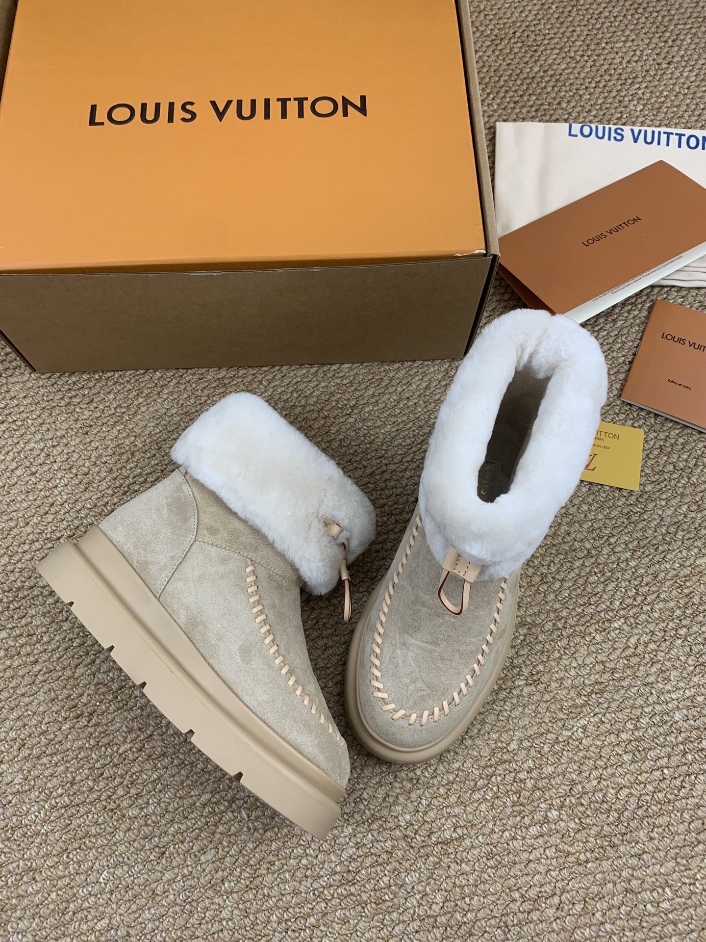 Louis Vuitton 秋冬新款毛绒短靴 厚底一脚蹬スタイル