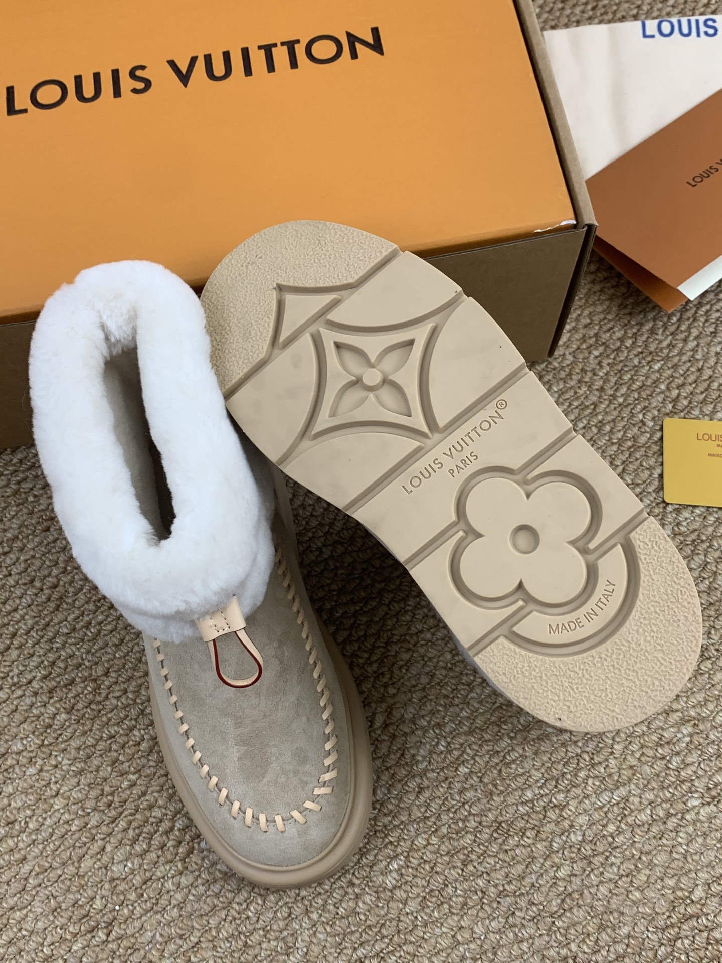 Louis Vuitton 秋冬新款毛绒短靴 厚底一脚蹬仕様