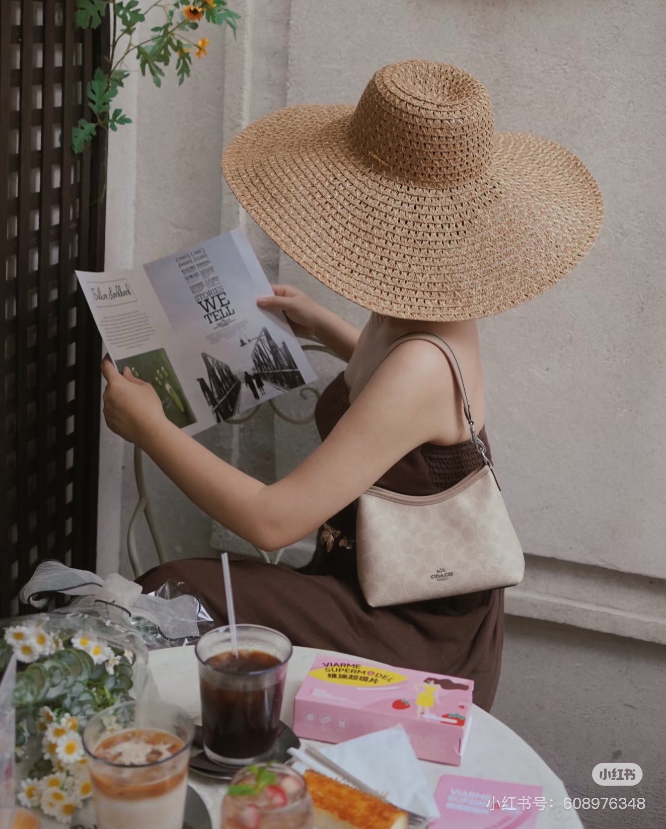 NO:810137,Coco c is the king of packages this year, no need to worry at all!  !  It has both good looks and practicality. It feels effortless chic when you carry it casually. It is breathtakingly beautiful. It is a trendy department store.19860909蔻c今年封神的包王 一点不用纠结！！颜值和实用性兼备 随手一拎就有effortless chic的感觉,美到窒息,潮品百货,accessory