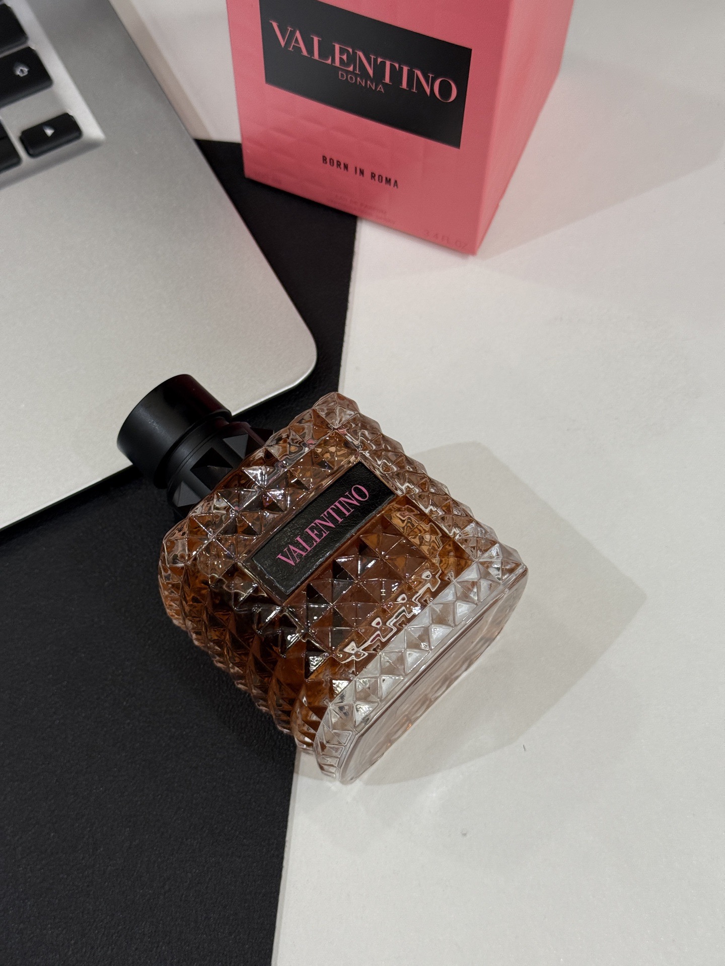 NO:811220,Valentino Valentino Punk Sweetheart ml attribute female fragrance floral oriental note top note black currant pink pepper bergamot middle note jasmine jasmine tea base note vanilla cashmerone guaiac wood, perfume, valentino, valentino19860909Valentino 华伦天奴 朋克甜心ml 属性女香 香调花香东方调 前调黑加仑 粉红胡椒 香柠檬 中调茉莉 茉莉花茶 后调香草 开司米酮 愈创木,香水,valentino,valentino,accessory