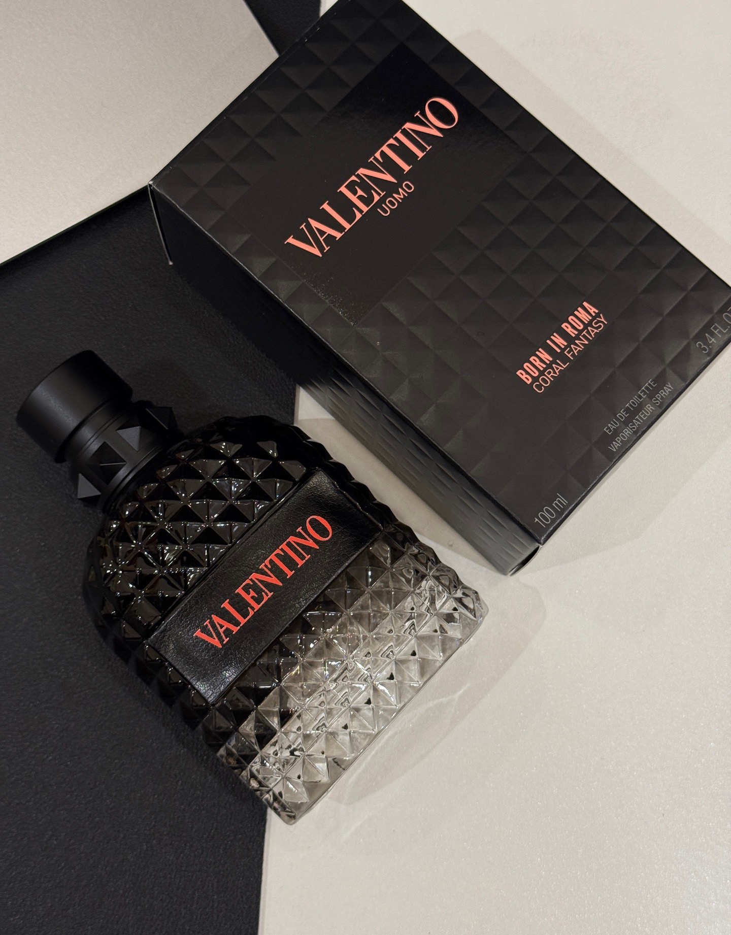 NO:811208,Valentino Valentino Roman ml Attribute male fragrance Fragrance notes aromatic woody top notes red apple cardamom bergamot middle notes lavender geranium clary sage base notes tobacco patchouli vetiver, perfume, valentino, valentino19860909Valentino 华伦天奴 坠梦罗马ml 属性男香 香调芳香木质调 前调红苹果 小豆蔻 香柠檬 中调薰衣草 天竺葵 快乐鼠尾草 后调烟草 广藿香 香根草,香水,valentino,valentino,accessory
