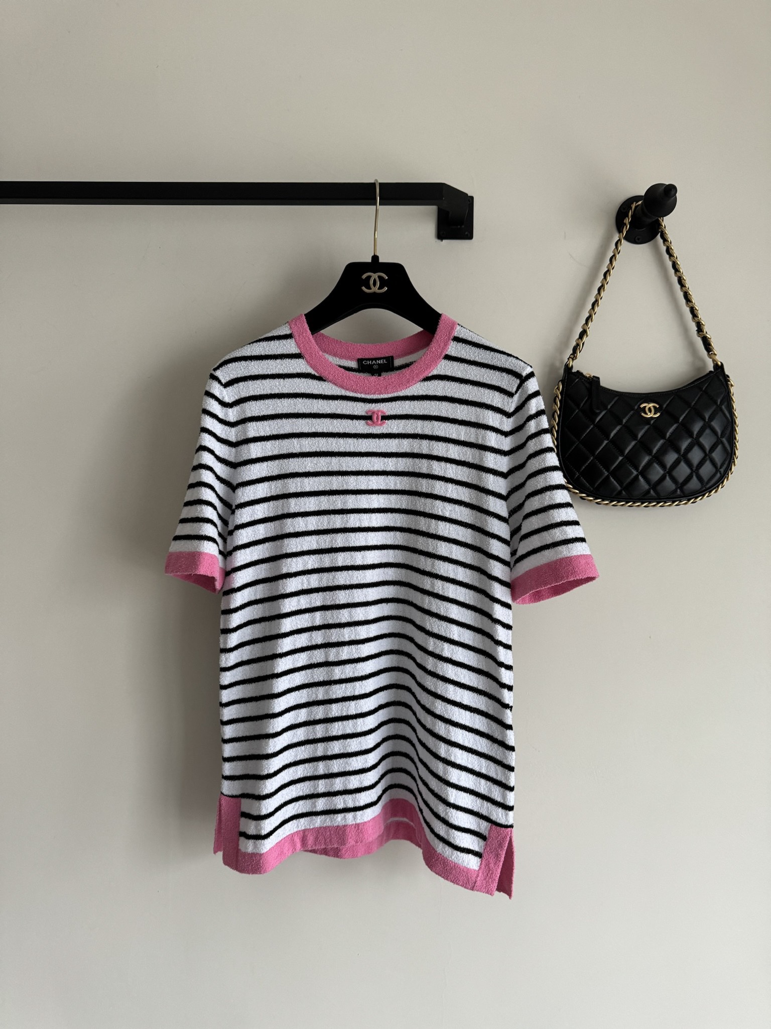 Chane*????春夏新款，高品质版本 条纹上衣➕粉色边 超级显嫩Size：36.38.40