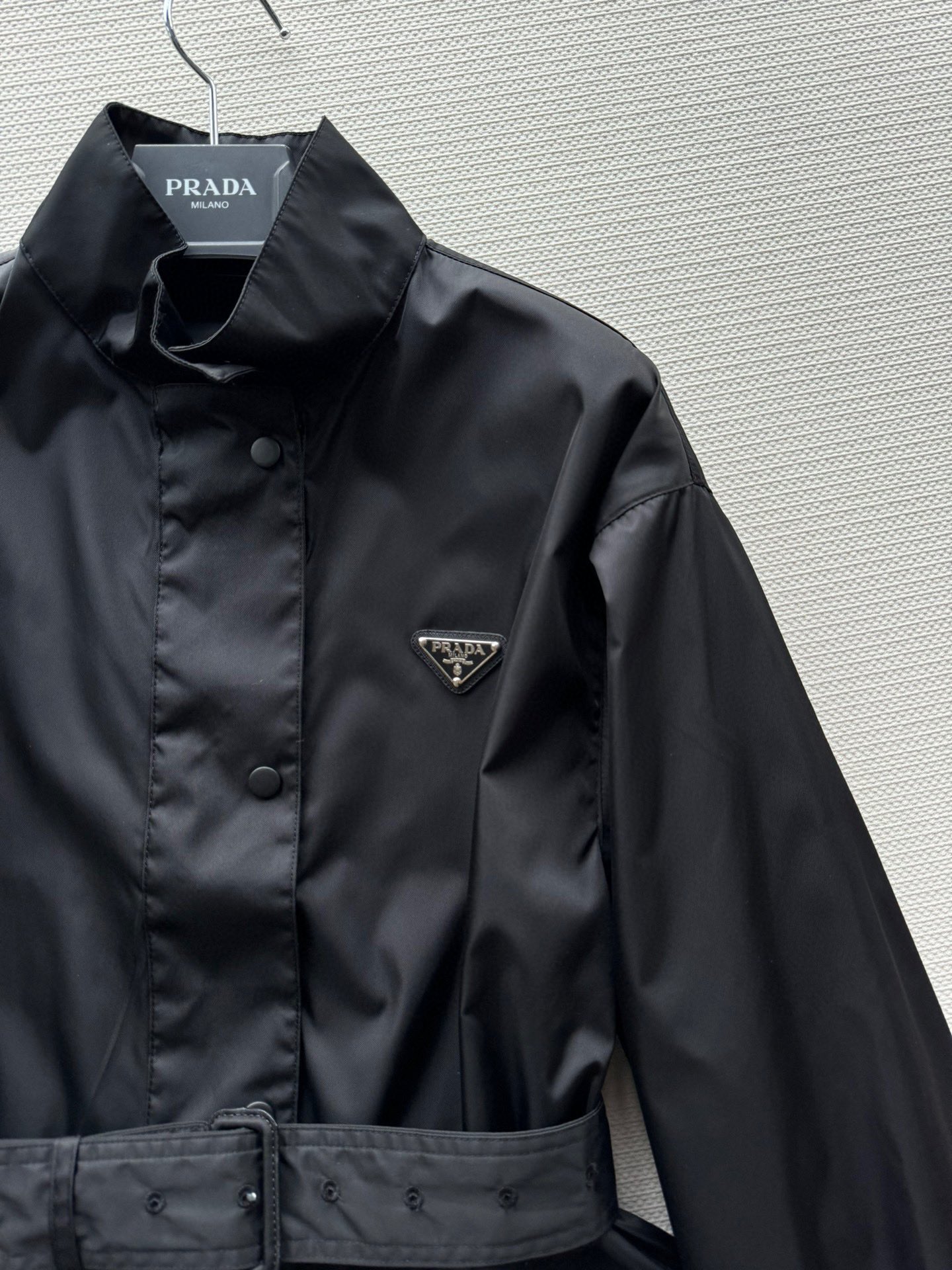 Versatile Woman’s Dress with New Prada Suit and Twirl Jacket for Exercise and Relaxation - 图片 6