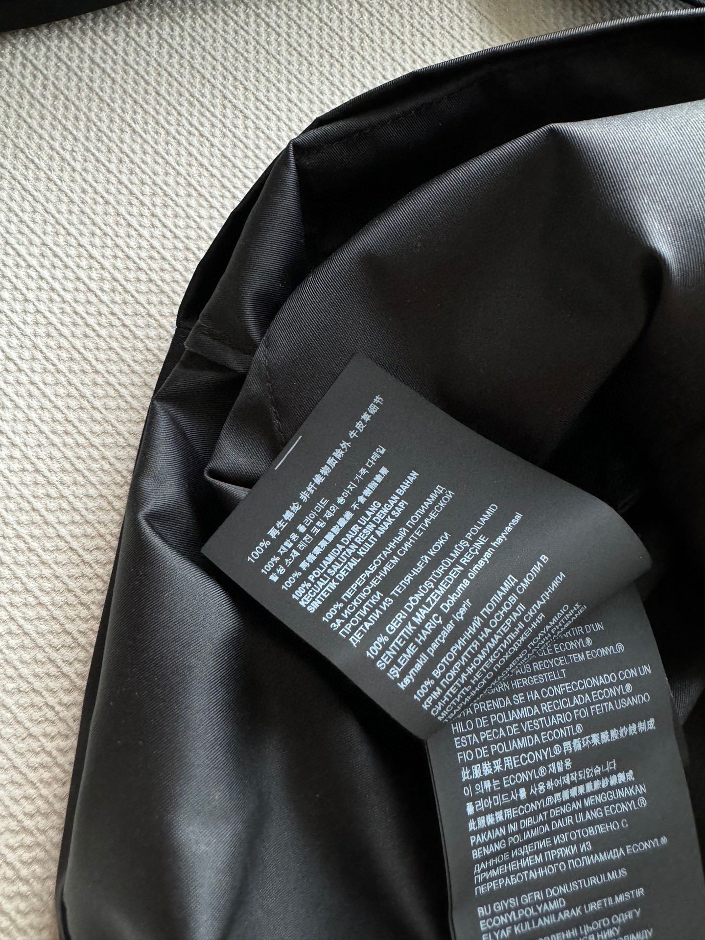 Versatile Woman’s Dress with New Prada Suit and Twirl Jacket for Exercise and Relaxation - 图片 9