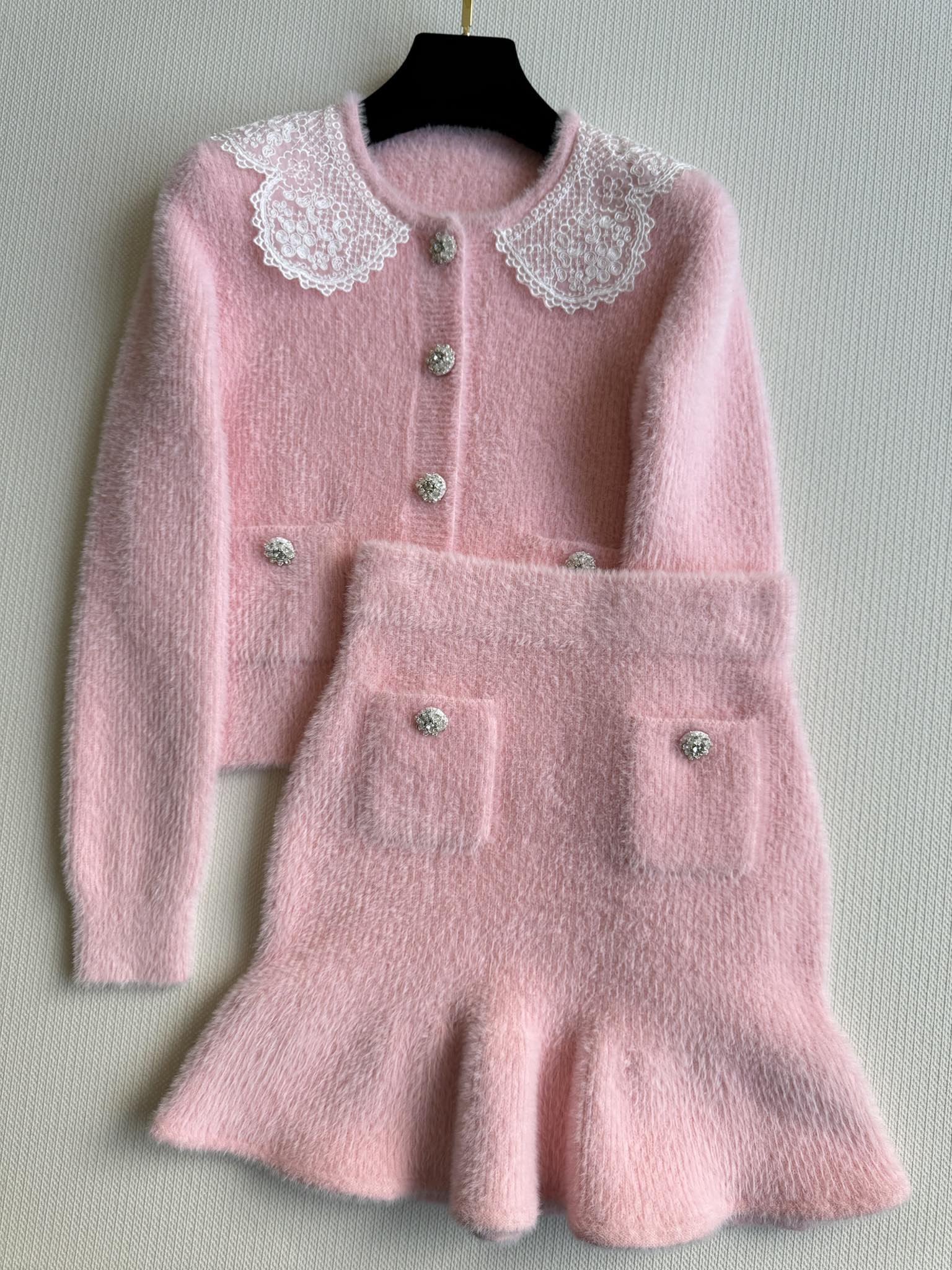 Self Portrait Single-Size Female Suit from Autumn Winter Series – Squirm-Swirl Design