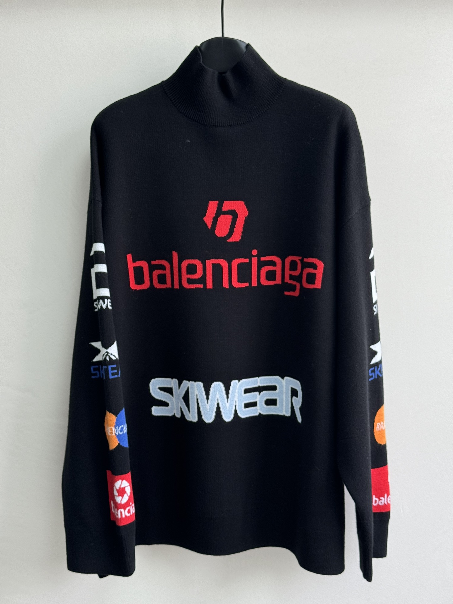 Balenciag*新款毛衣宽松版型男女通穿款前后提花彩色字母高品质带起来SML.