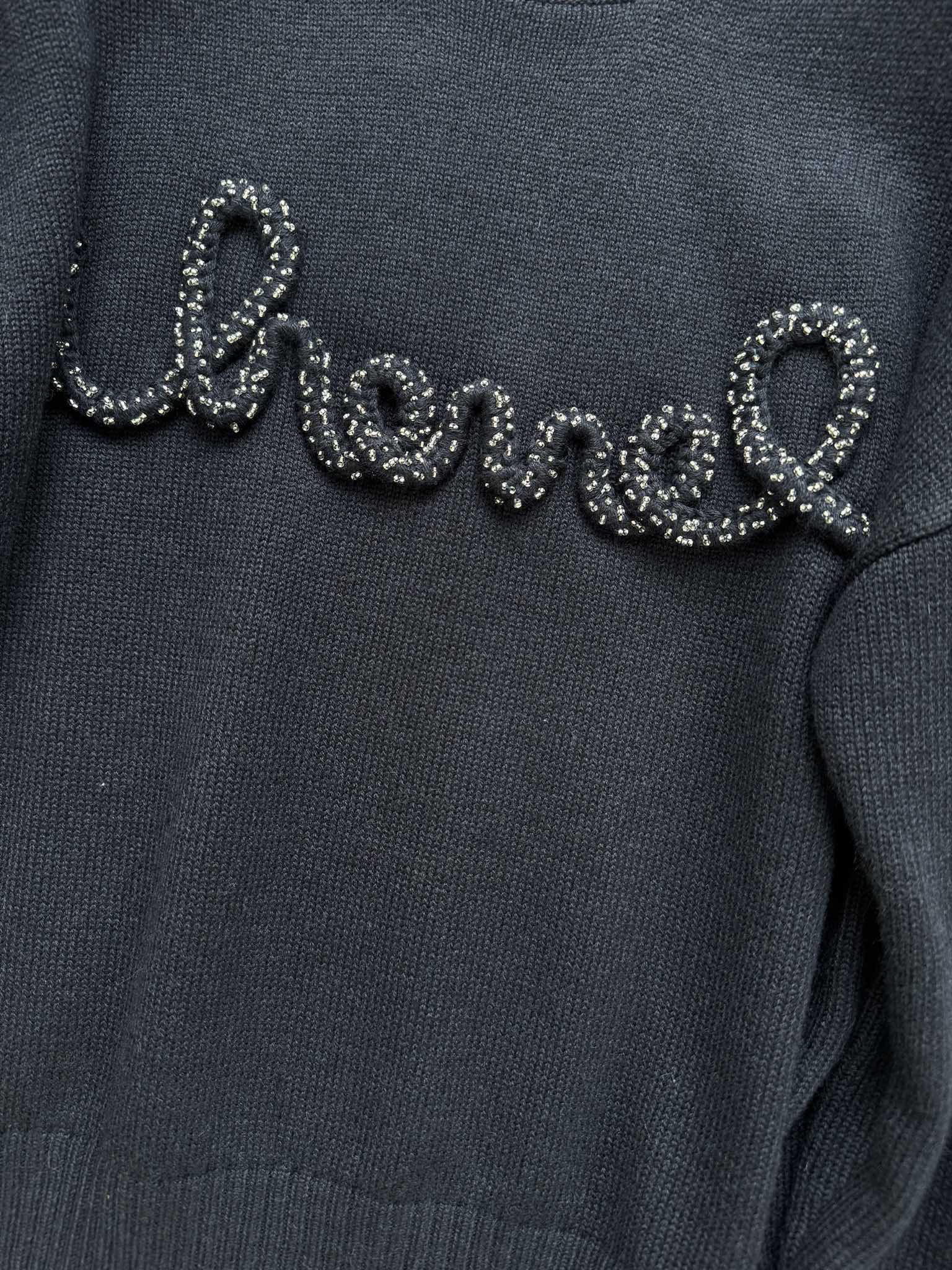 Chane*新款羊毛衣立体香香logoＳＭＬ.