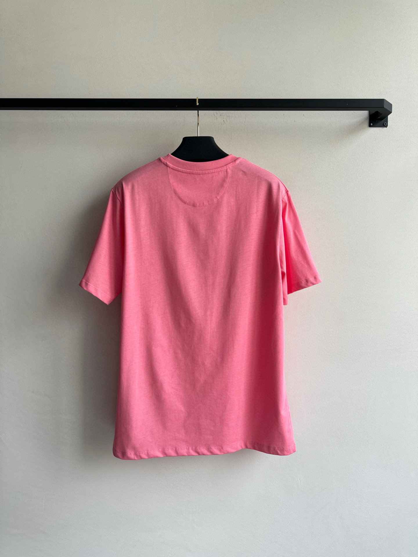 Valentin* Toothbrush Embroidery: Vibrant Fashion Attitudes in P460 Female Suit - 图片 2