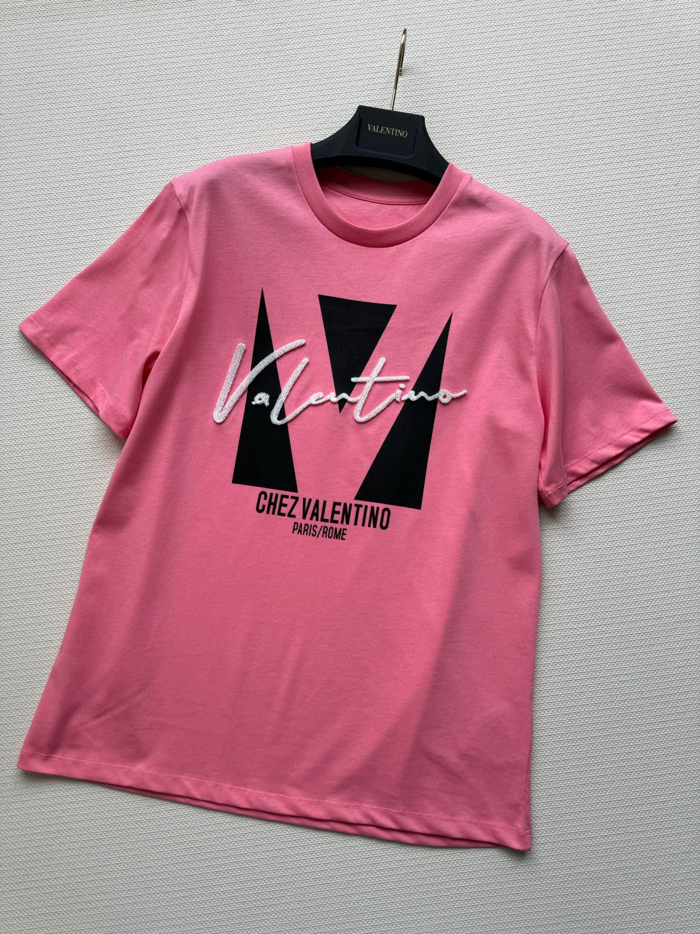 Valentin* Toothbrush Embroidery: Vibrant Fashion Attitudes in P460 Female Suit - 图片 3