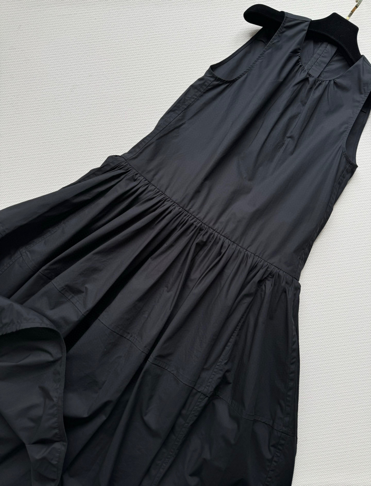 JillSander’s Pure Cotton Dress: Simple and Cute Style with a Touch of Elegance - 图片 4