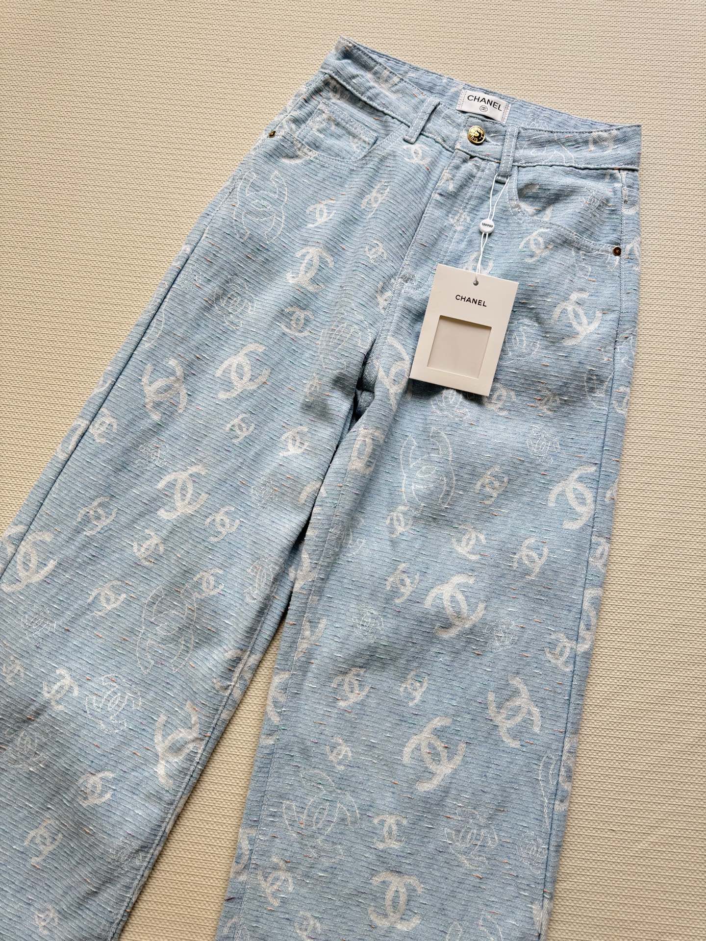 Chanel 25SS Light Blue Jacquard Straight-Leg Jeans - Spring Collection 6 i1741928165846 896 0 4