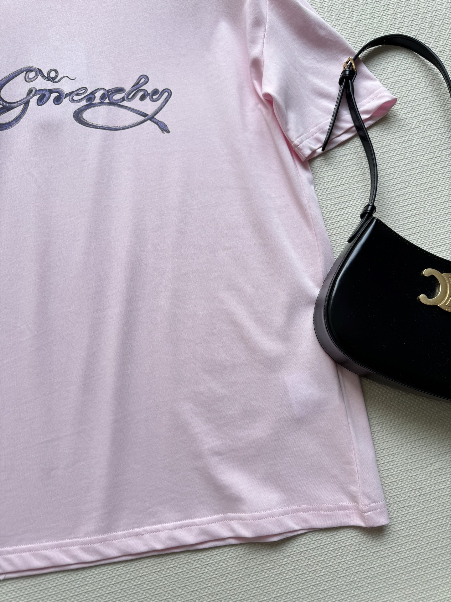 Givenchy 25SS Women’s Suit with New Leisure T-Shirts: Stylish and Comfortable Fashion Statement - 图片 5
