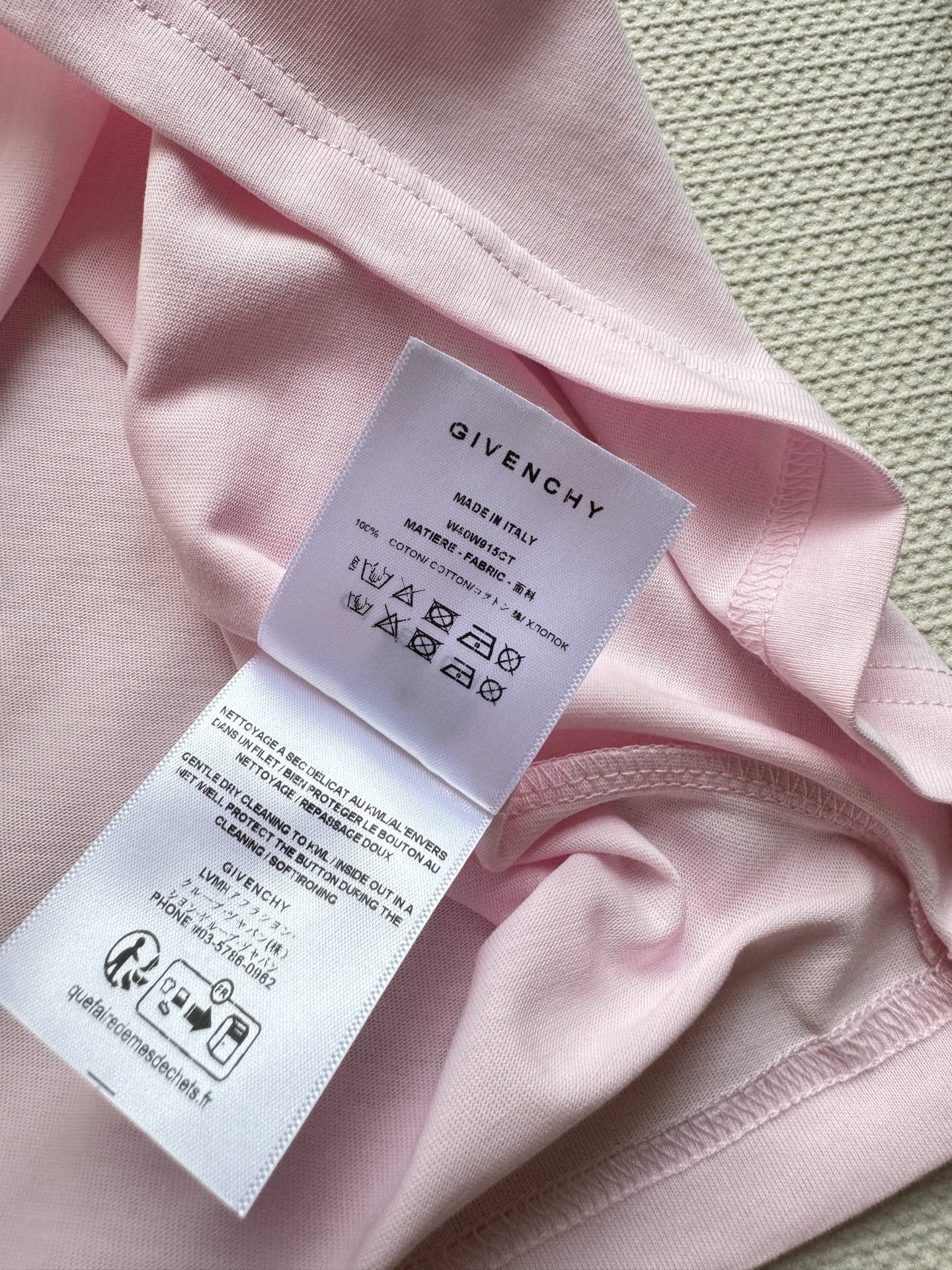 Givenchy 25SS Women’s Suit with New Leisure T-Shirts: Stylish and Comfortable Fashion Statement - 图片 6